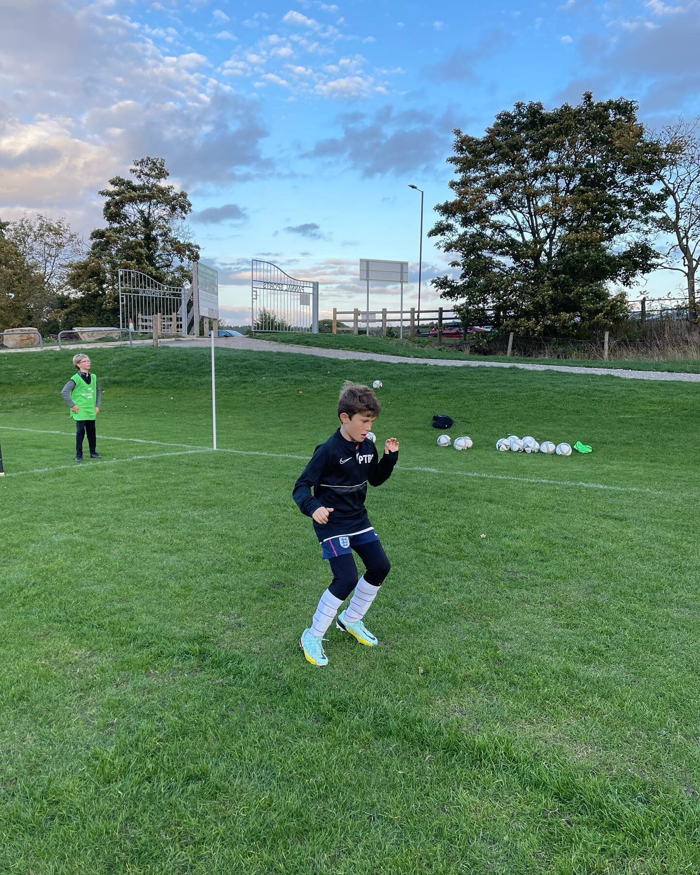 Fast feet and body position were the big drills last night with the U11&rsquo;s. Well done to everyone. #playthebeautifulgamefc