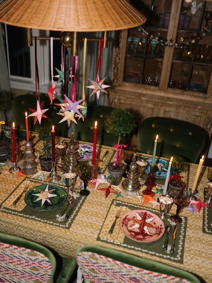 Weekend two of our holiday pop-up 🎄🎁
So many vintage and handmade finds to be discovered ✨
Delicious tamales to be devoured 🫔

come by and say hi!

@thisislatinamerica 
@kentkollective 
@carlotanewyork 
@caos_jewelry_ 
@izackmr 
@weareceramics 
@v