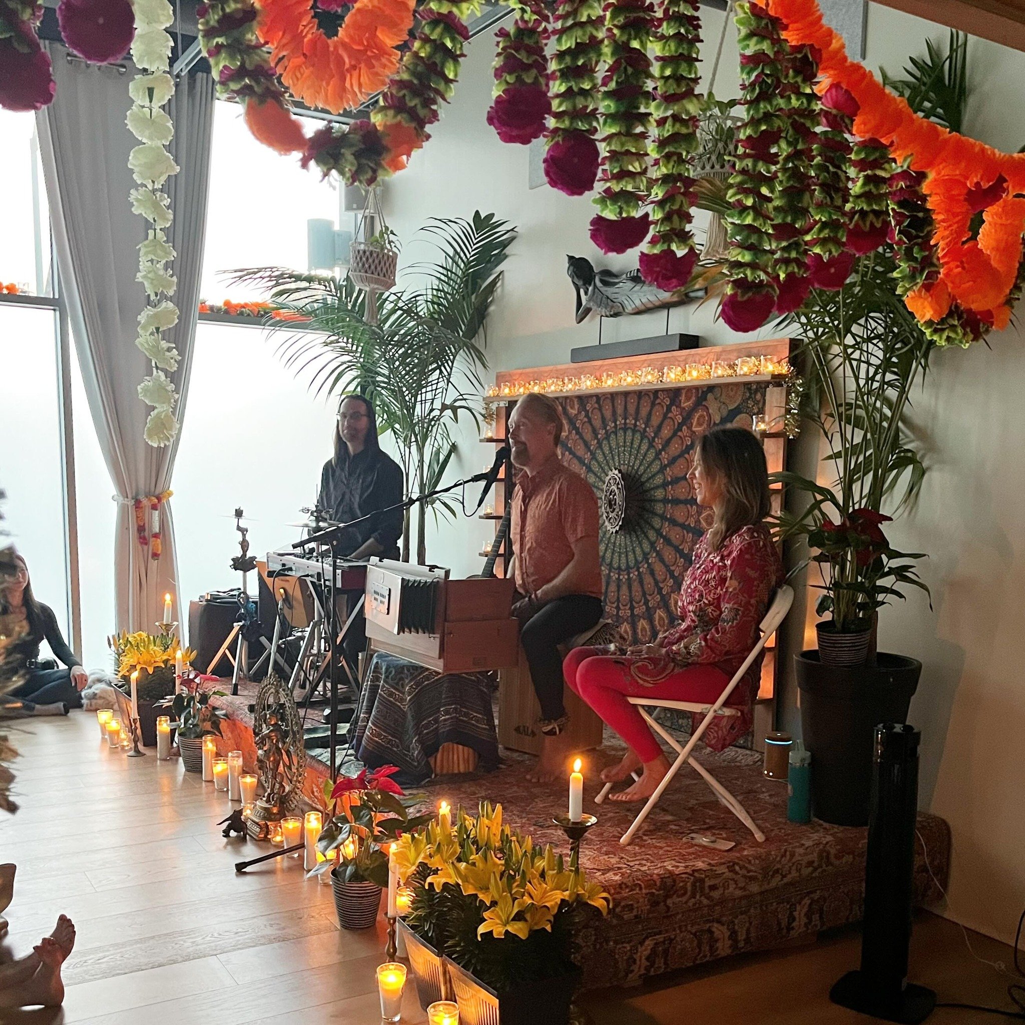We had the most incredible Kirtan with @girishmusic last night ✨ Such a gift to gather in community like this and connect to our heart space. We are so grateful for the shared energy and love.