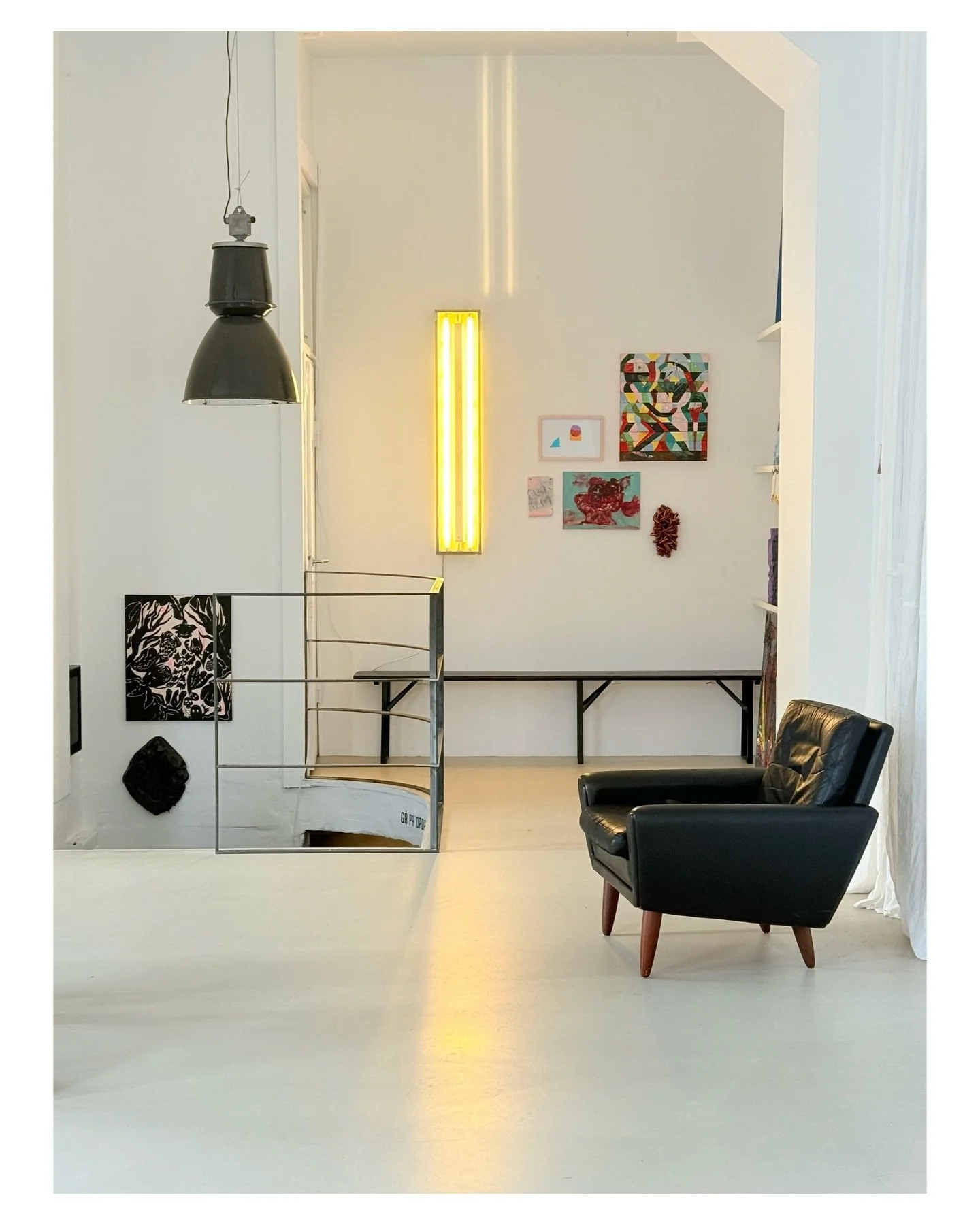 Tusind tak for de utrolig mange bes&oslash;g til &aring;bningen af gruppeudstillingen i g&aring;r.

M&aring;ske g&aring;r du med &oslash;nsket om dit f&oslash;rste &ndash; eller n&aelig;ste &ndash; kunstv&aelig;rk? I gruppeudstillingen har jeg samlet