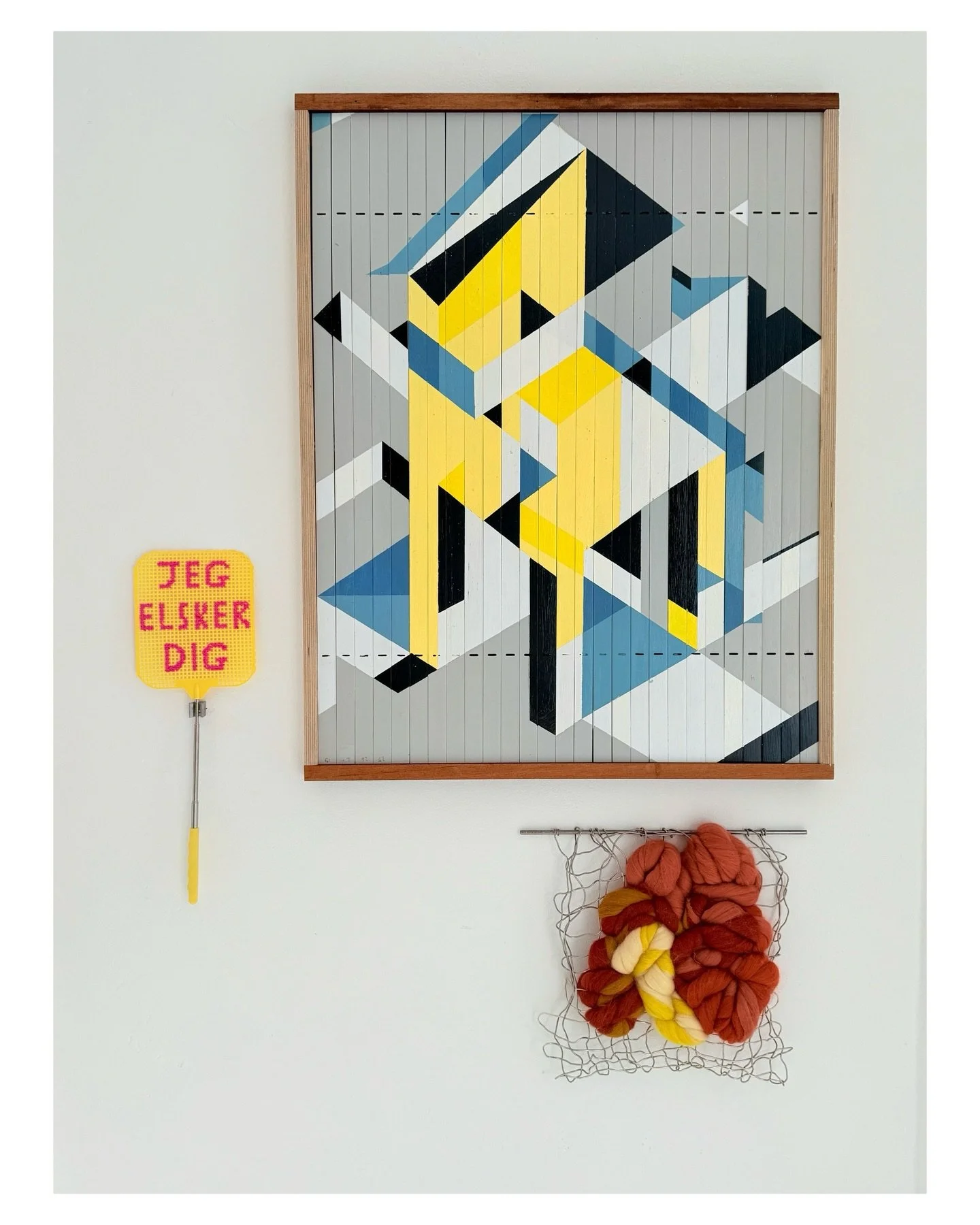 &mdash;&mdash;&mdash; Leder du efter den perfekte gave til en, du holder af &ndash; eller til dig selv? 

Tag p&aring; opdagelse i vores gruppeudstilling, eller dyk ned i underetagen, hvor du finder originale v&aelig;rker og unikke skulpturer i alle 