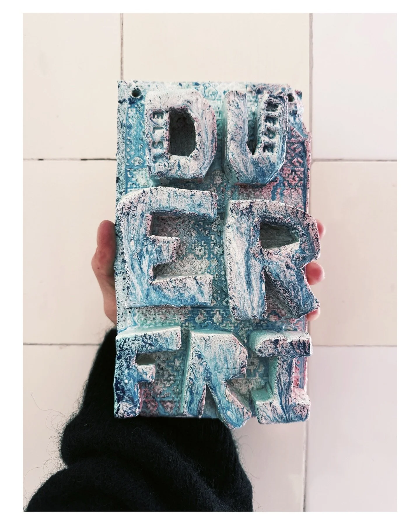 &Aring;bning af udstilling med Elsk Mere

Fredag den 10. april &aring;bner Gallery Freespace d&oslash;rene til en udstilling med Elsk Mere, i samarbejde med Norv&aelig;rk og Drips CPH.

&Aring;bning:
Fredag 10/4 kl. 15.00

Adresse:
Lille Kirkestr&ael