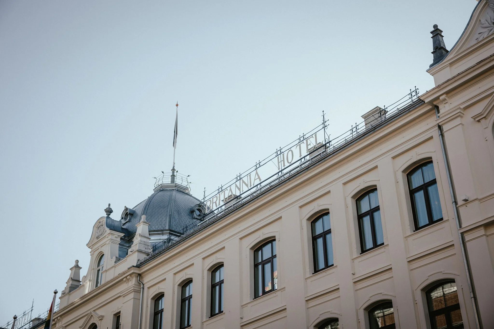 Drømmebryllup på Britannia – Vielse i Bakke kirke og fest på Britannia Hall