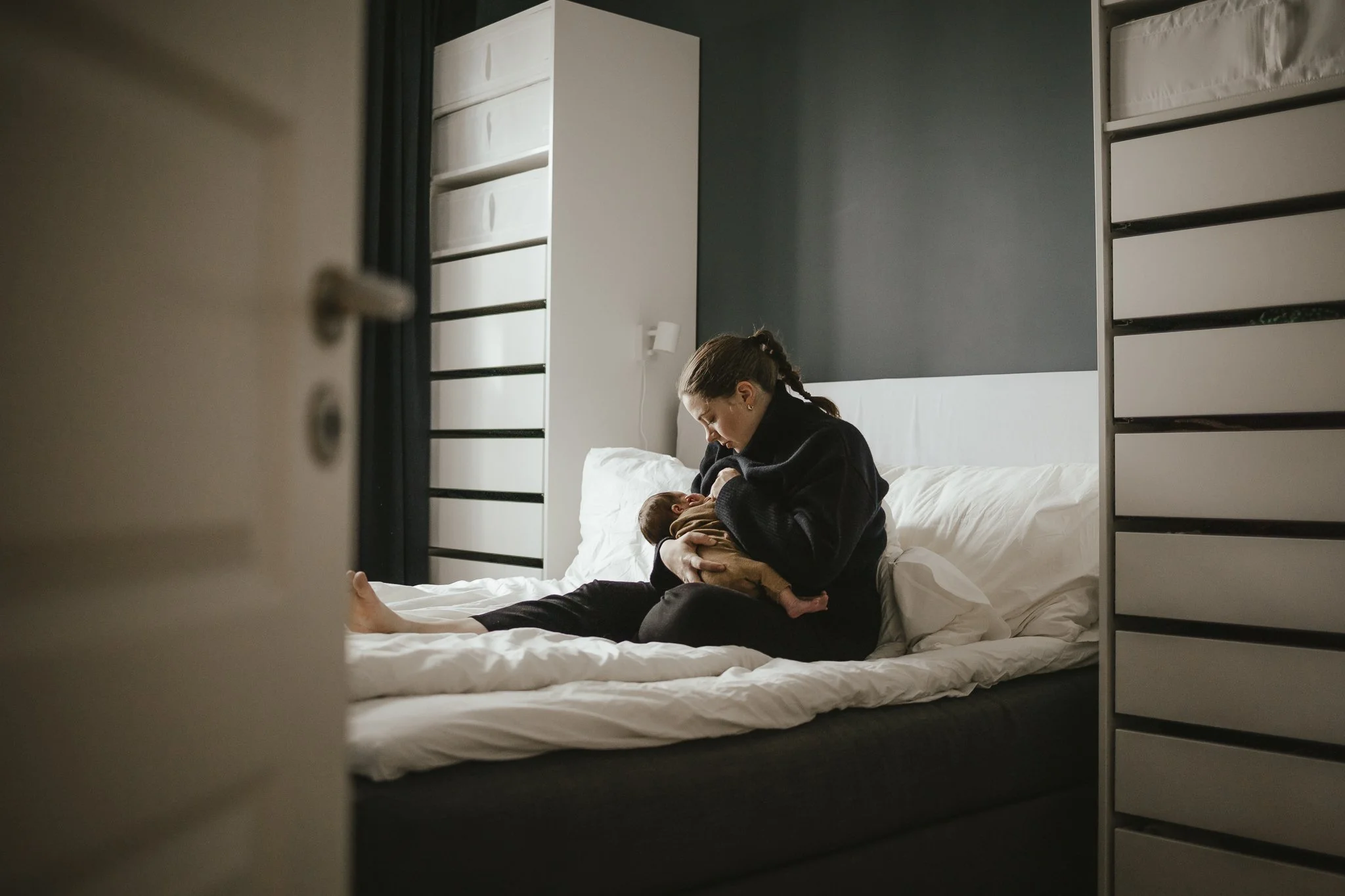 Nyfødt-lifestylefotografering, hva er det og hvorfor skal du booke en?