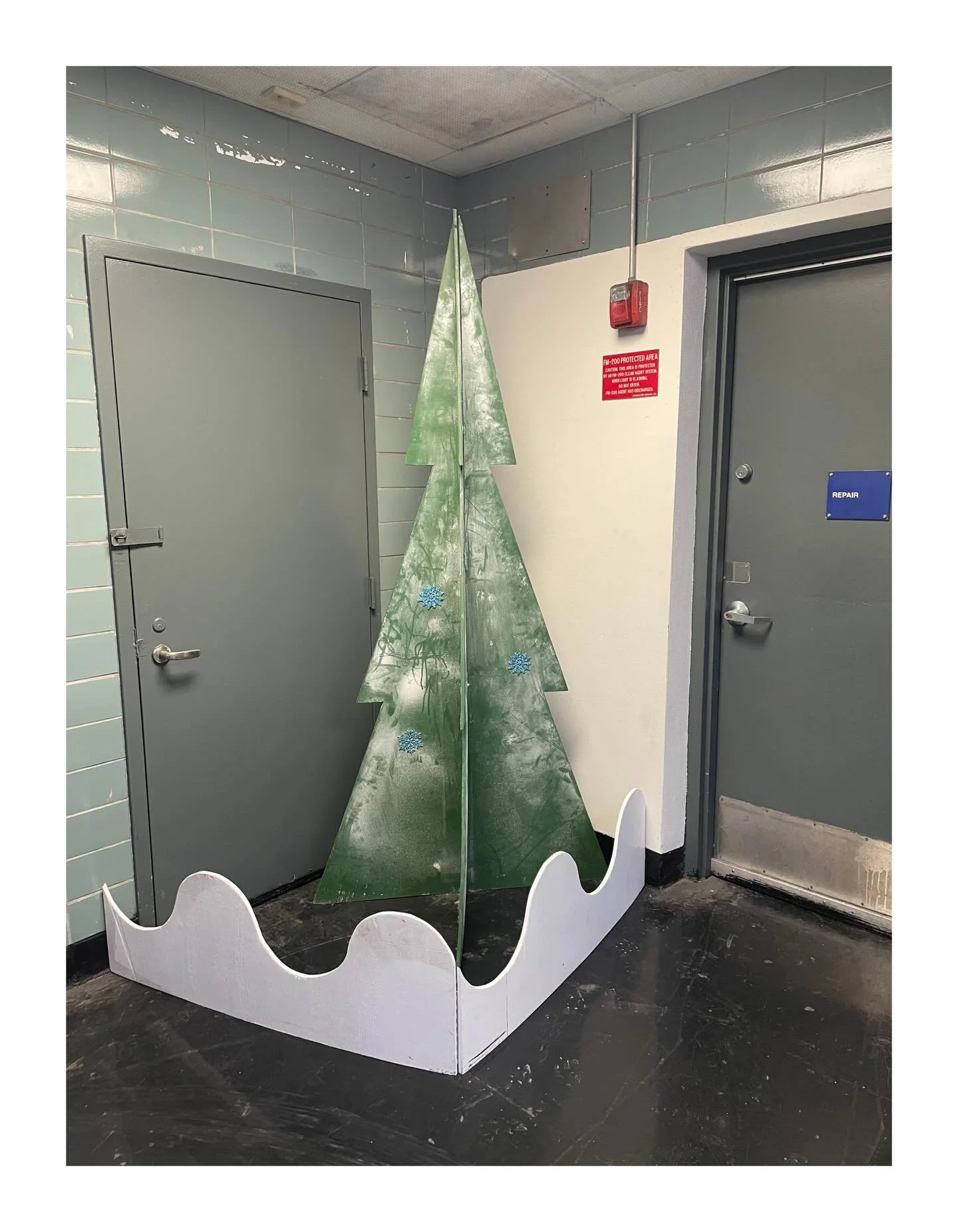 &ldquo;Repair&rdquo;
Christmas is a busy time for sad plants, give them a smile if you see one out there working hard! And send pics!
:(🪴