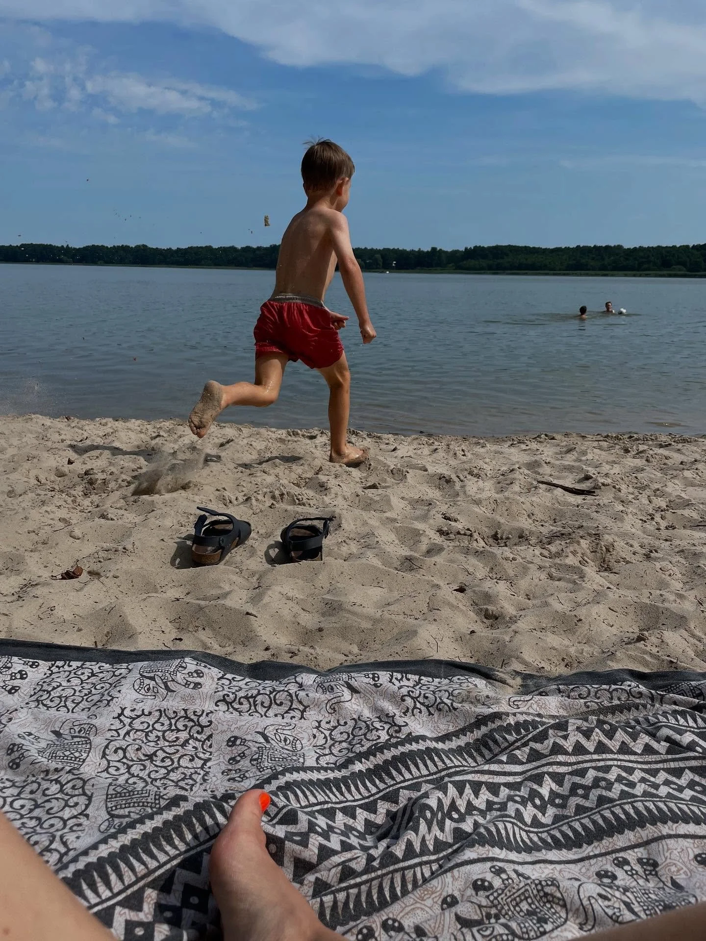 Mein August in Bildern in voller Dankbarkeit. Ich liebe diese Monatsr&uuml;ckblicke. Sie machen einem so schnell bewusst, was alles bereits da ist! Mach doch auch mal einen f&uuml;r dich 💜

Bilder:
1 &amp; 2: Wir hatten das gro&szlig;e Gl&uuml;ck di