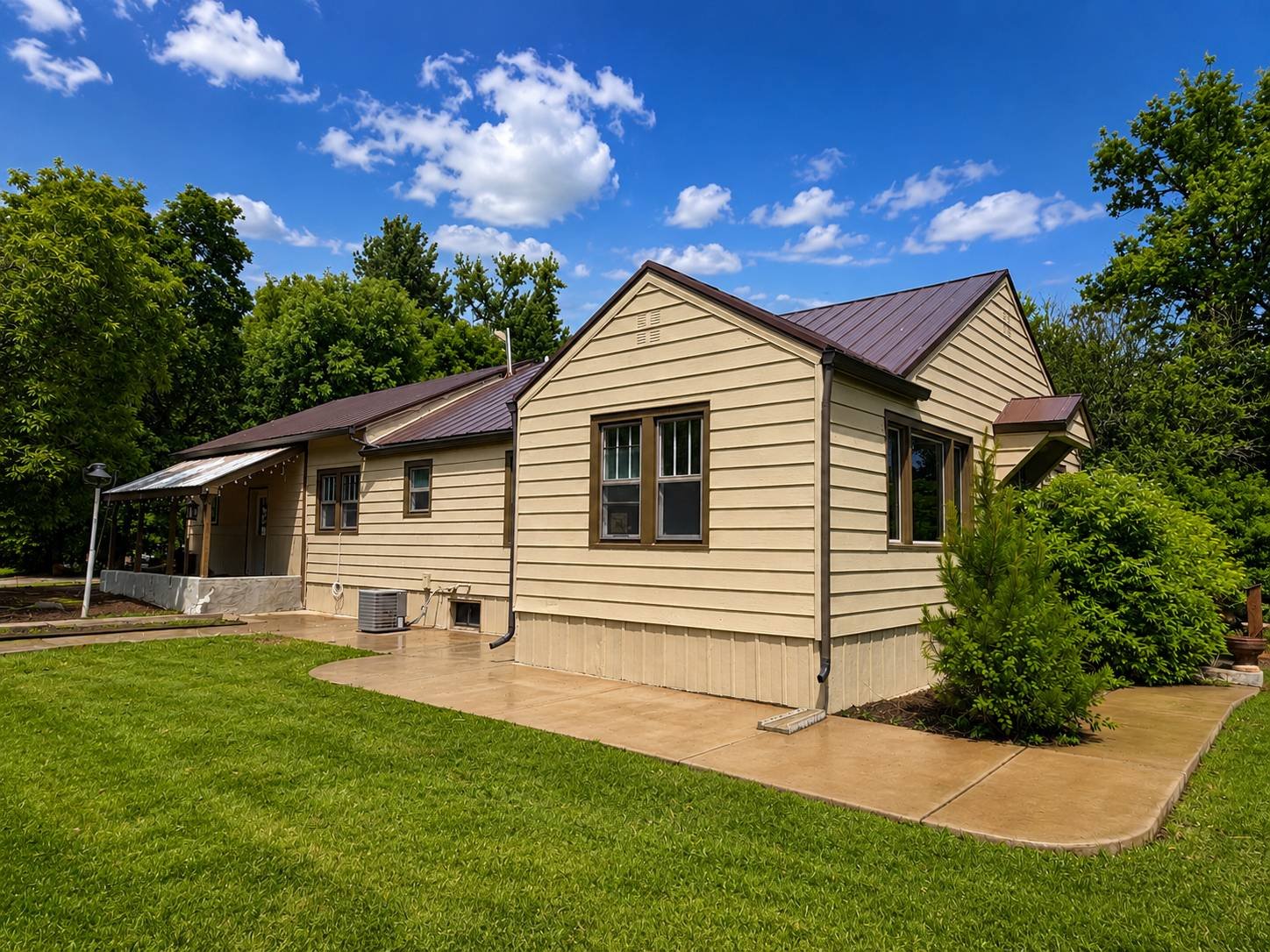 12665 Hwy 200, Sidney