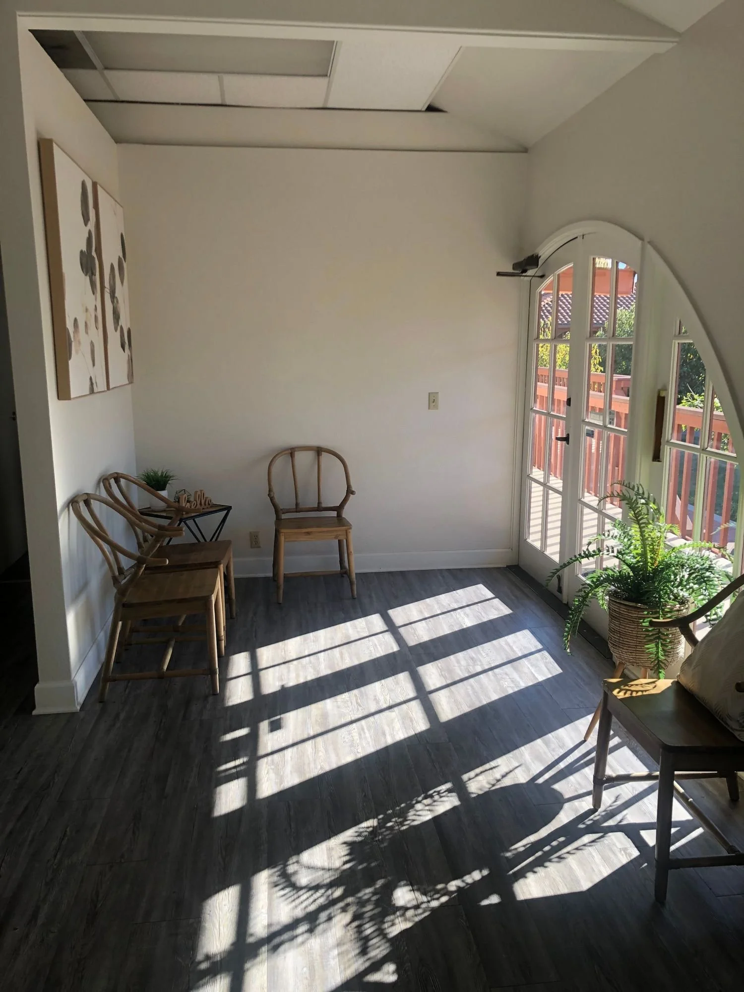 Therapy for women healing from anxiety, depression, narcissistic abuse, emotionally immature or absent parents, and family addiction. In-person and online throughout southern California and online in South Carolina.
