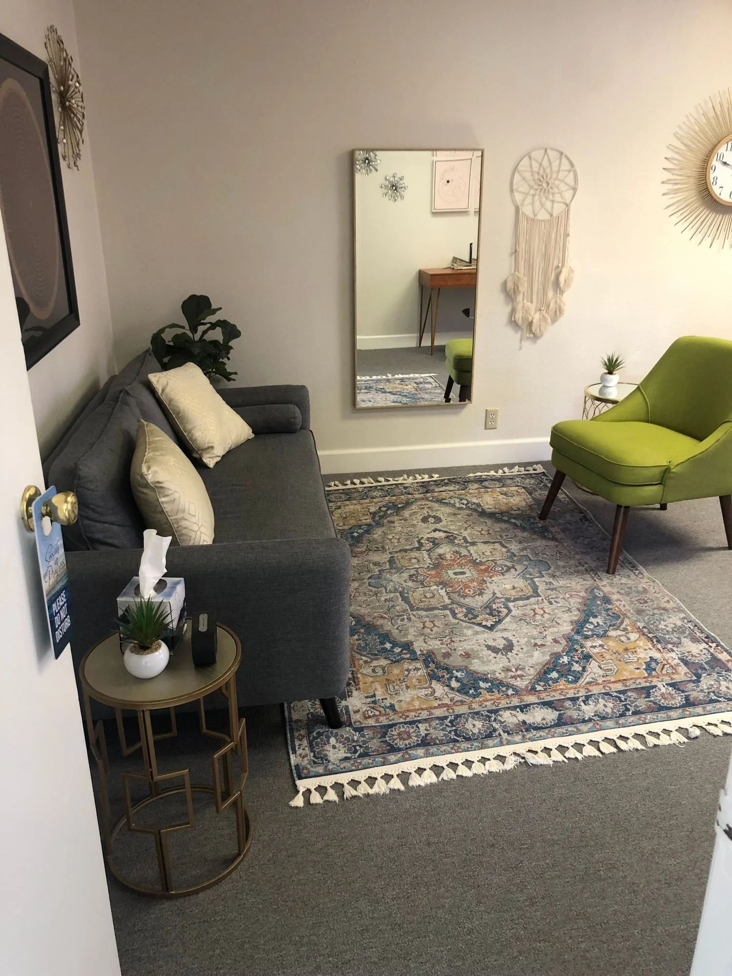 Therapy for women healing from anxiety, depression, narcissistic abuse, emotionally immature or absent parents, and family addiction. In-person and online throughout southern California and online in South Carolina.