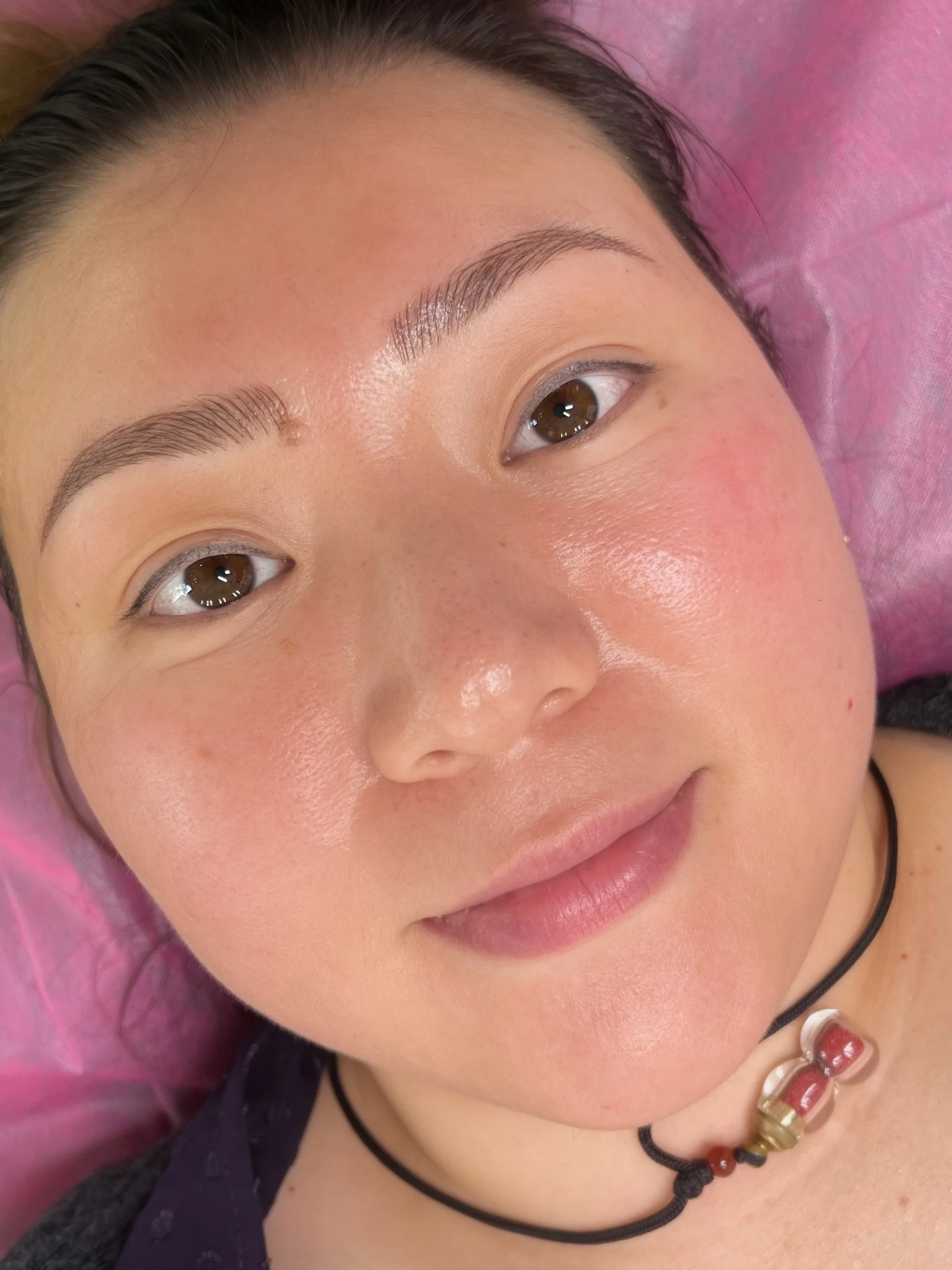 Permanent makeup on a woman who recieved Microblading done.