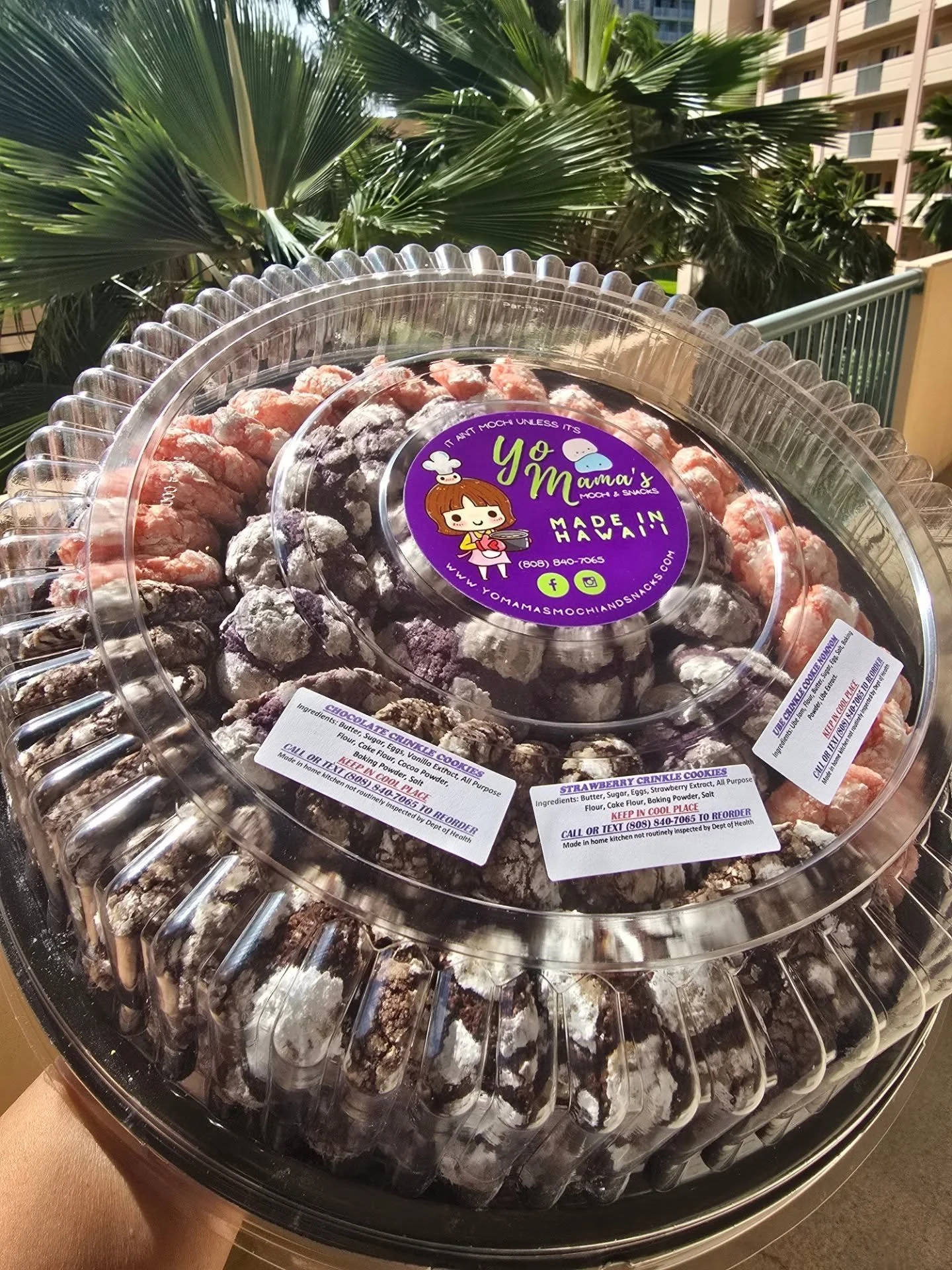 This 3-flavor Crinkle Cookies Party Platter is always a hit on every occasion🤙They're also available in 1-flavor &amp; 2-flavor platters. 

Call/DM us for more info or see bio to place your order online🤩
.
.
#partyplatters #cookielovers #cookieaddi