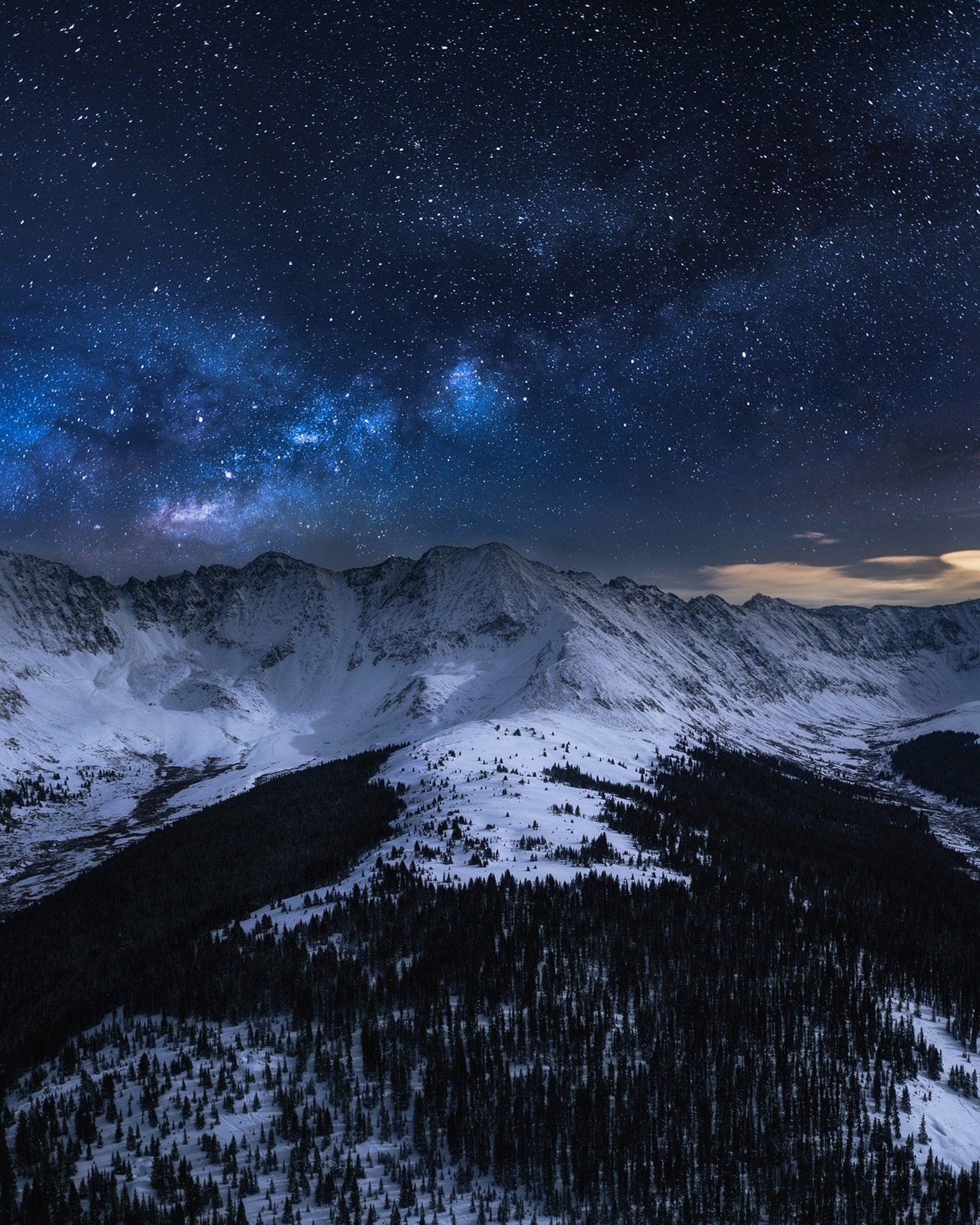 Who turned the lights off 🌗✨ + 
+
+
+
+
+
+ #bouldergov #visitboulder #rmnp #visitgoldenco #9wx #denver #visitdenver #viewsfromcolorado #viewcolorado #coloradotography #coloradoinstagram #cityofdenver #coloradooutdoors #amongthewild #naturalcolorado