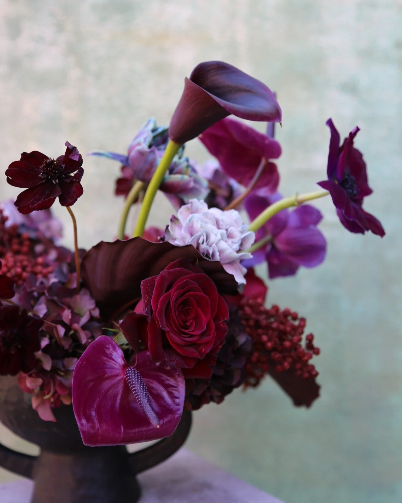 Rich in color and spirit for Halloween...
Looking back at this very fun, spooky wedding 

Planner @contagiousevents 
Vessels @accentdecorinc 
Flowers @holexusa @beautifywithflowers