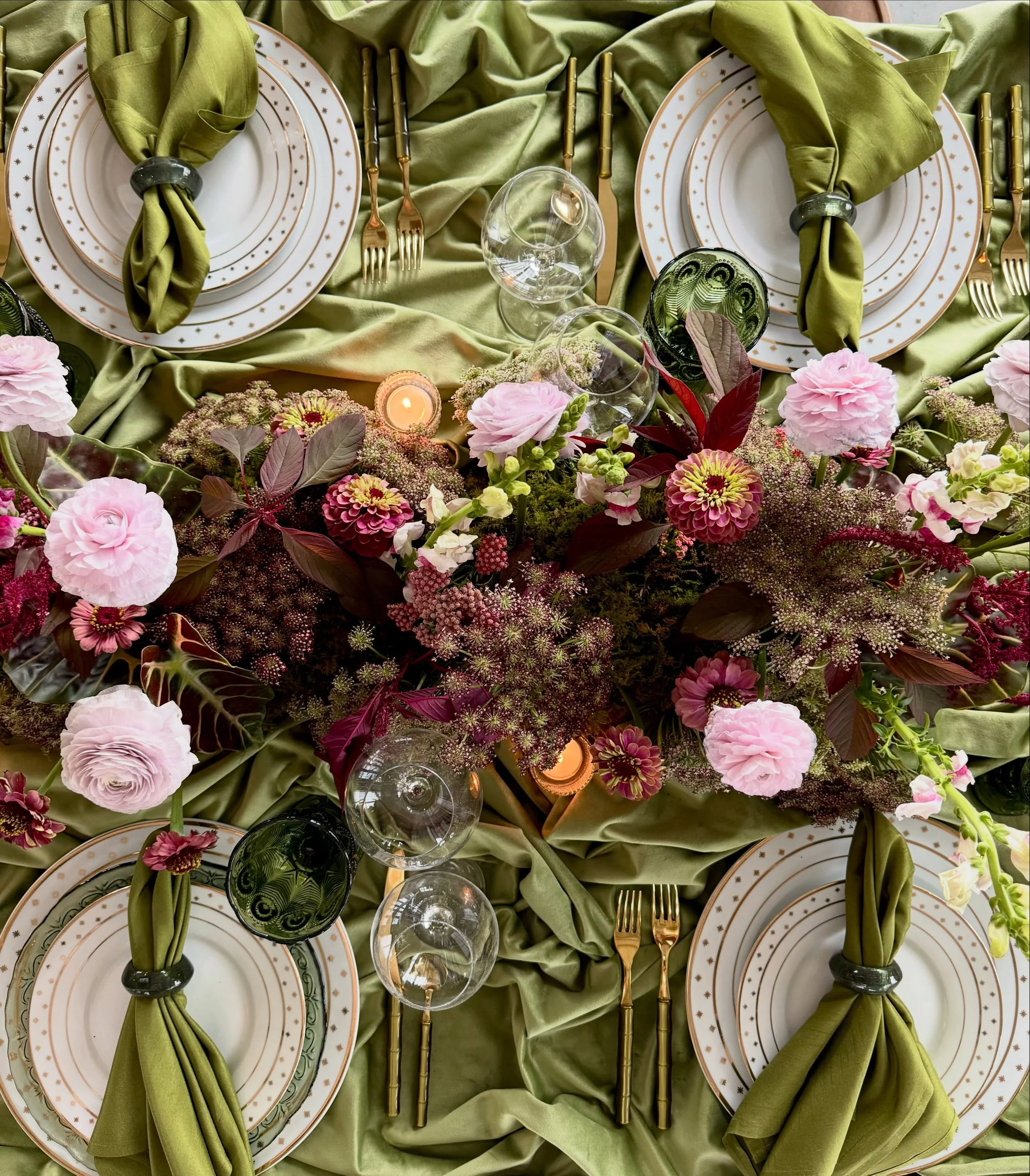 The season of mossy greens, candlelit dinners and autumnal beauty 
 
Planning &amp; Design @celebrationsbycatalina
Venue @midtownraceclub
Catering @thecateredaffair
Rentals @partyrentalltd
Florals @petalbysabrina
Photography @briansamuelsphotography
