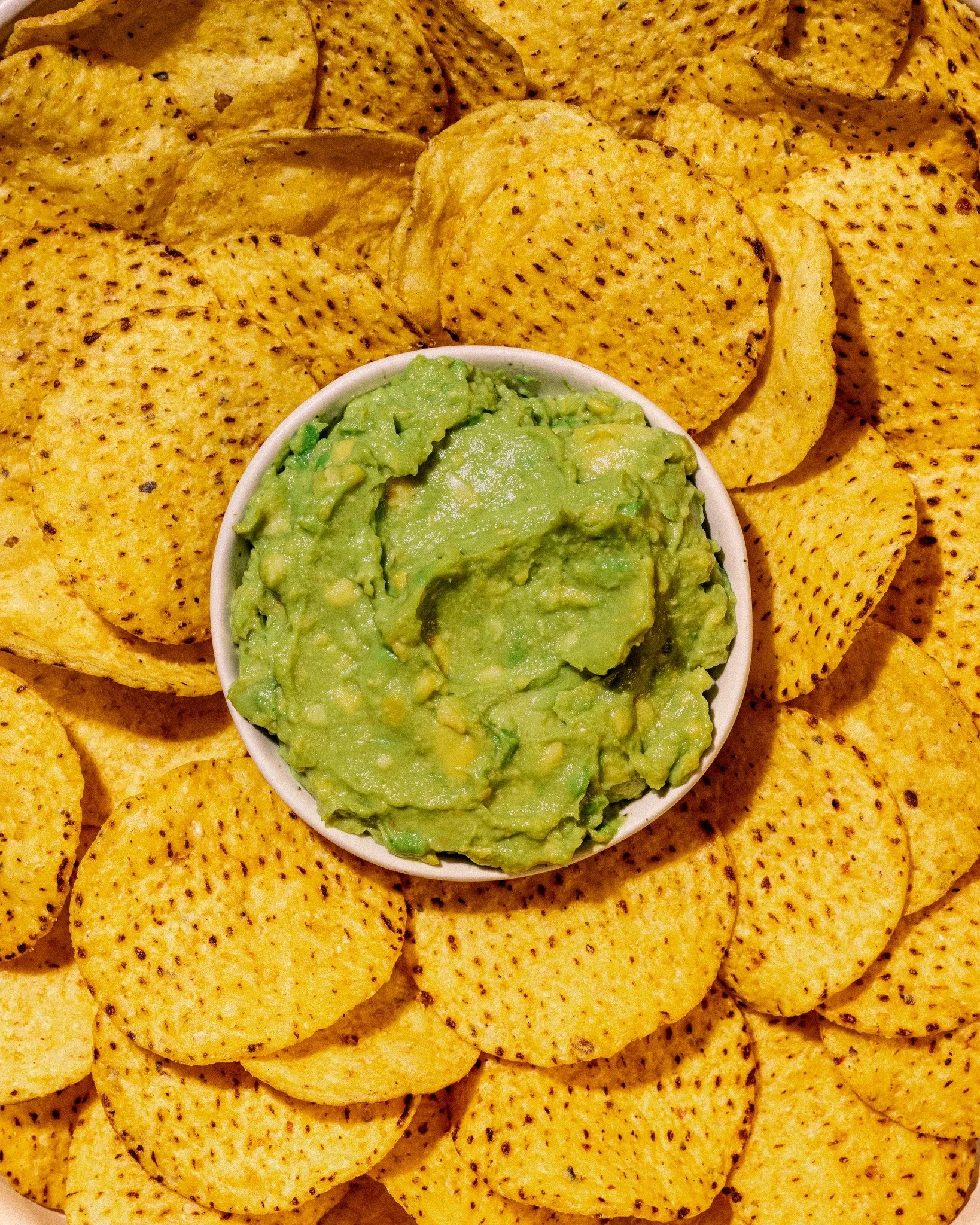 Christmas entertaining means one thing, guac vs salsa showdown! 🥑🍅 Which dip gets your first scoop?