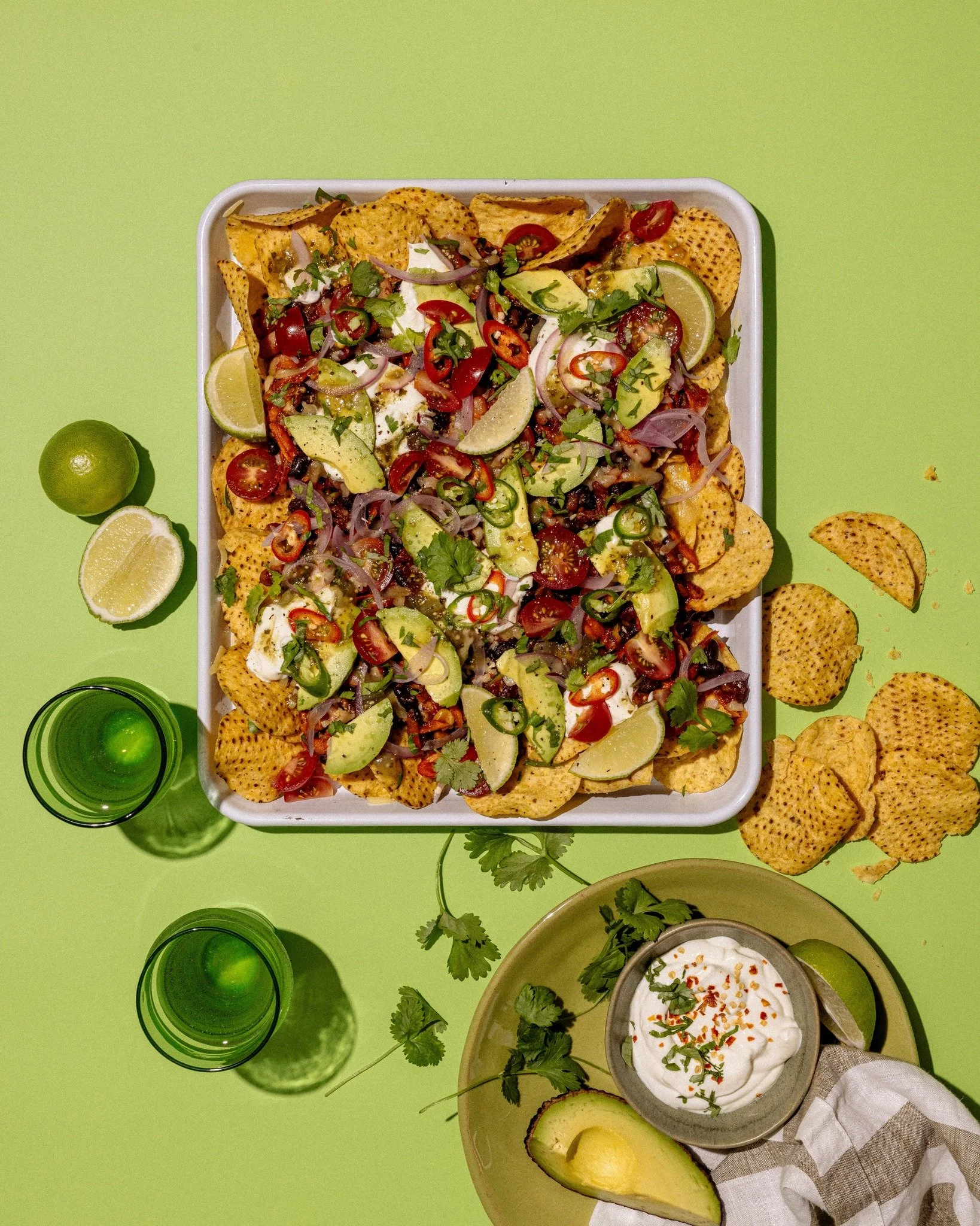 Keep Christmas entertaining easy and delicious with a loaded nacho tray bake! 🎄🧀 Piled high with all your favourite toppings and Mexicano corn chips for that satisfying crunch.