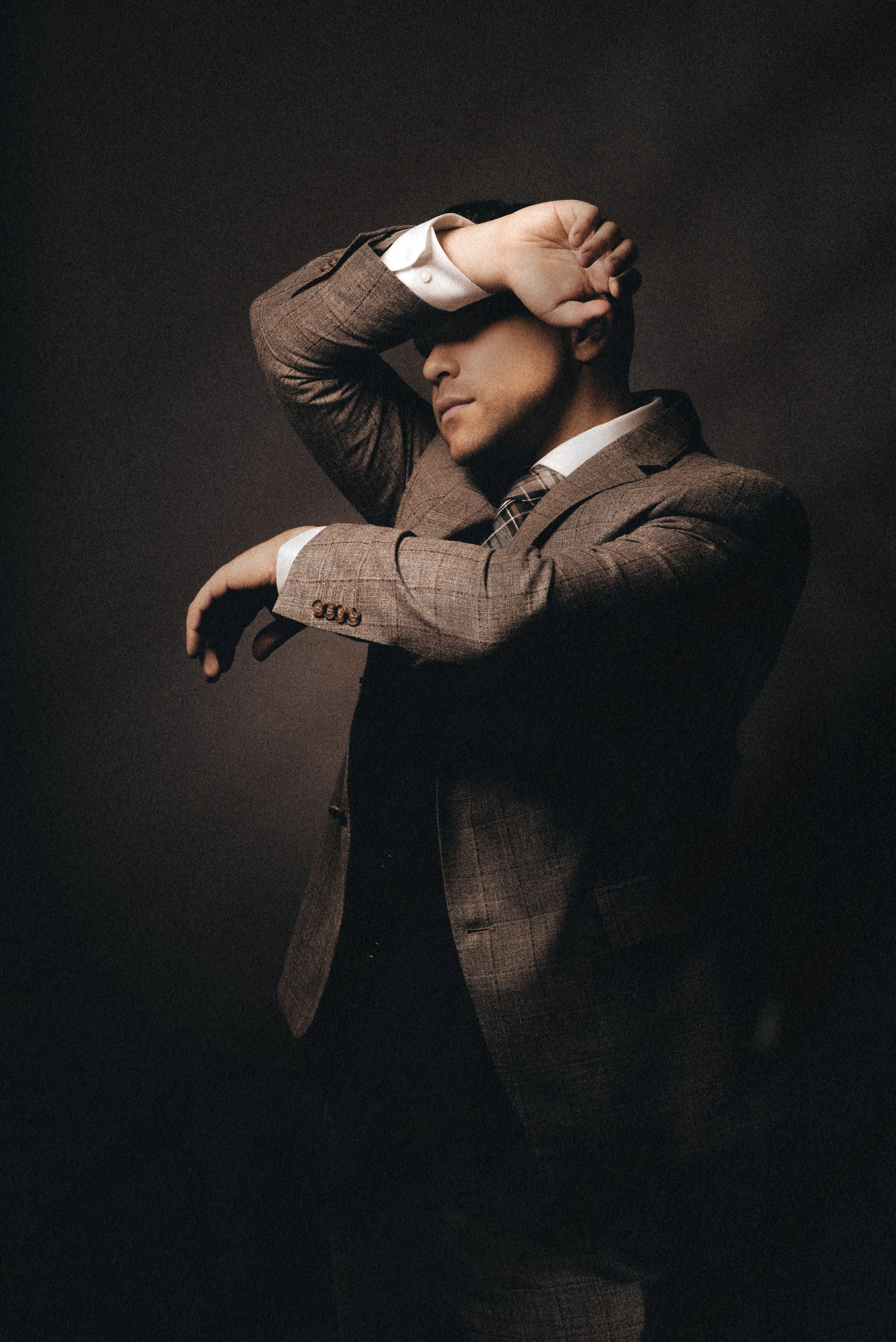 Pose2.jpg