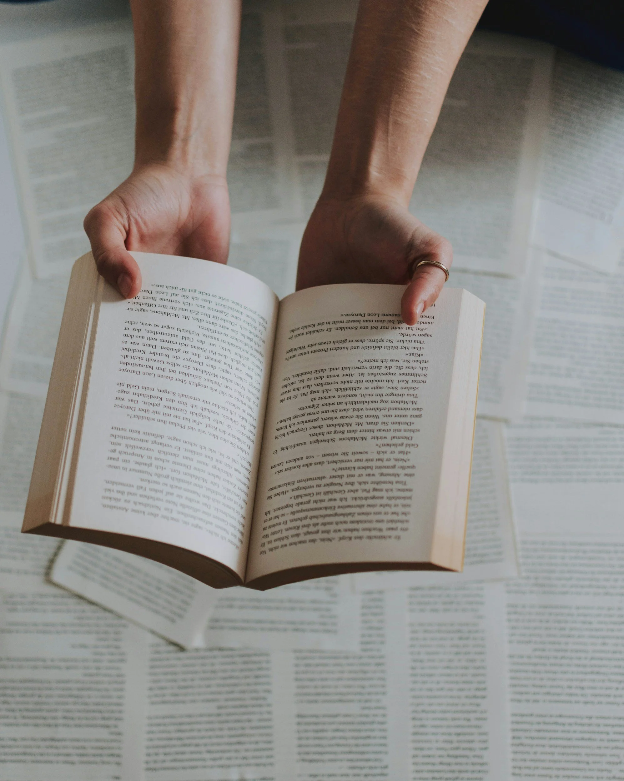 Self-Publishing vs. Traditional Publishing: Pros and Cons