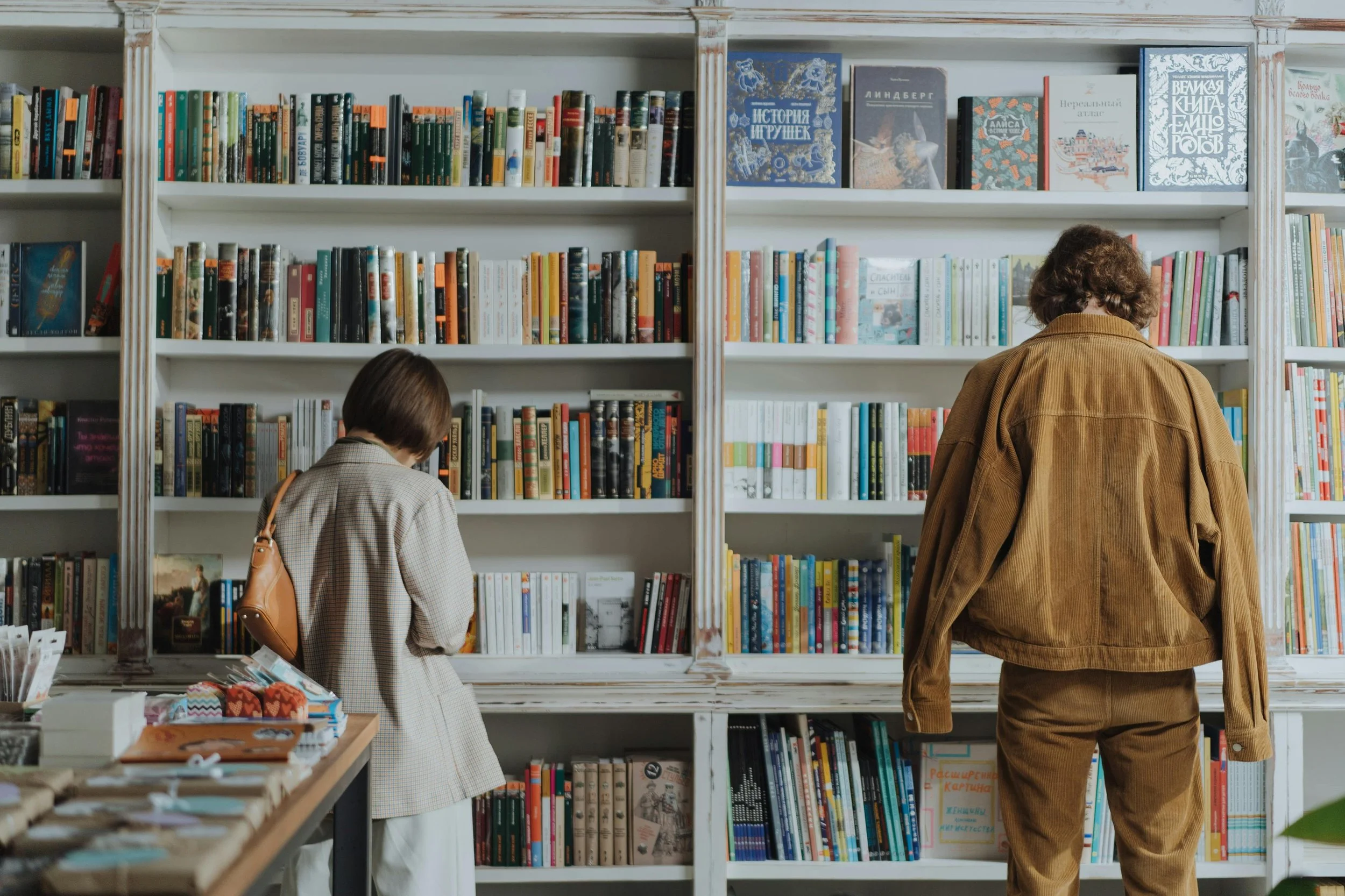 How to Hire and Collaborate with a Professional Book Cover Designer: A Step-by-Step Guide for Indie Authors