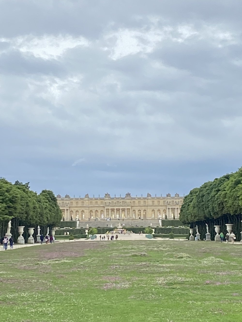 手入れが行き届いた庭園