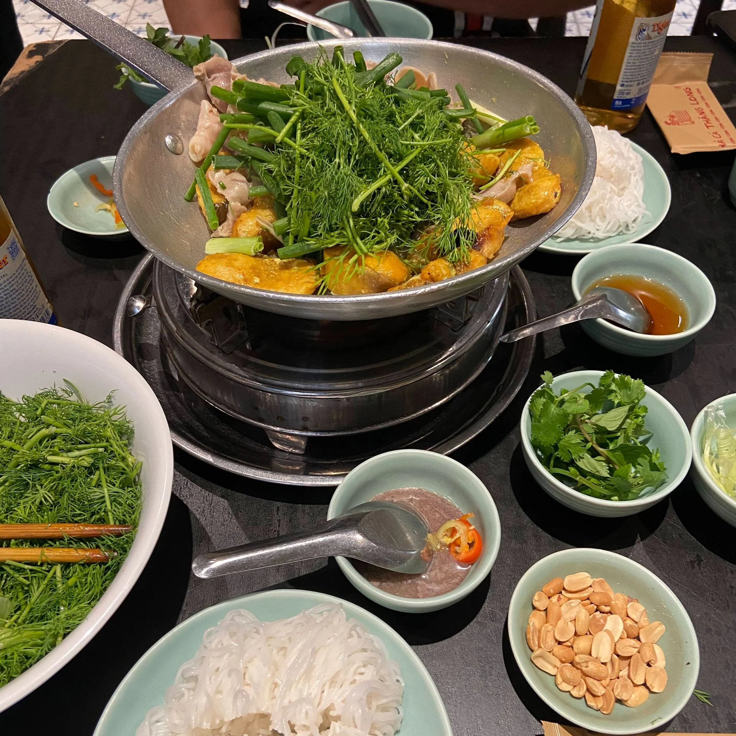 【ミシュラン掲載】ディル香るハノイ名物チャーカー!人気店「チャーカー・タンロン」実食レポ