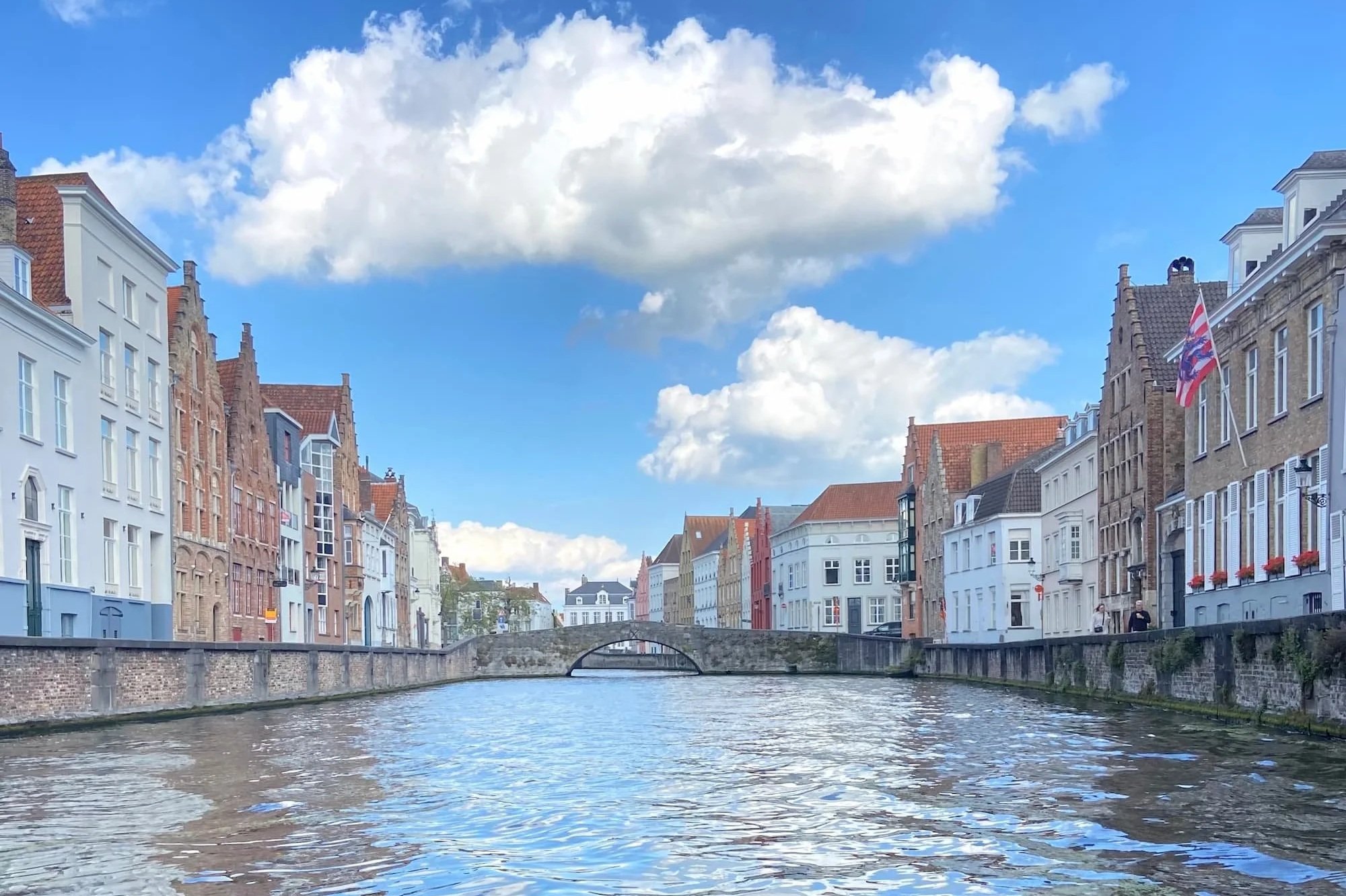 ブルージュ 運河クルーズ観光｜ブリュッセルから日帰り・列車での行き方