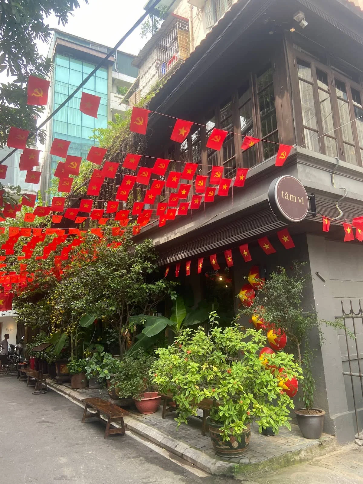 Tầm Vị 本館外観