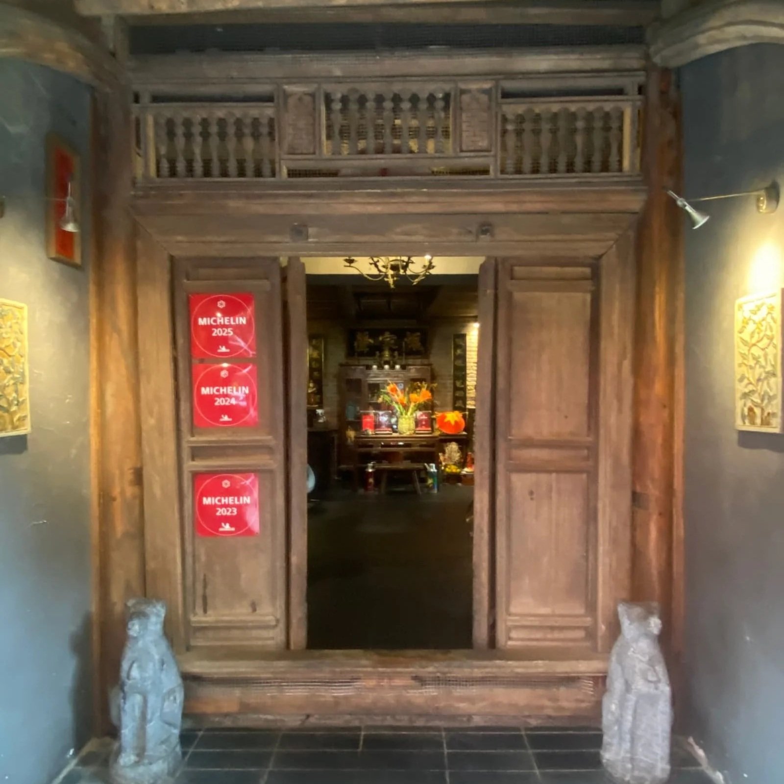 michelin-hanoi-tam-vi-restaurant-entrance-main-building.jpg