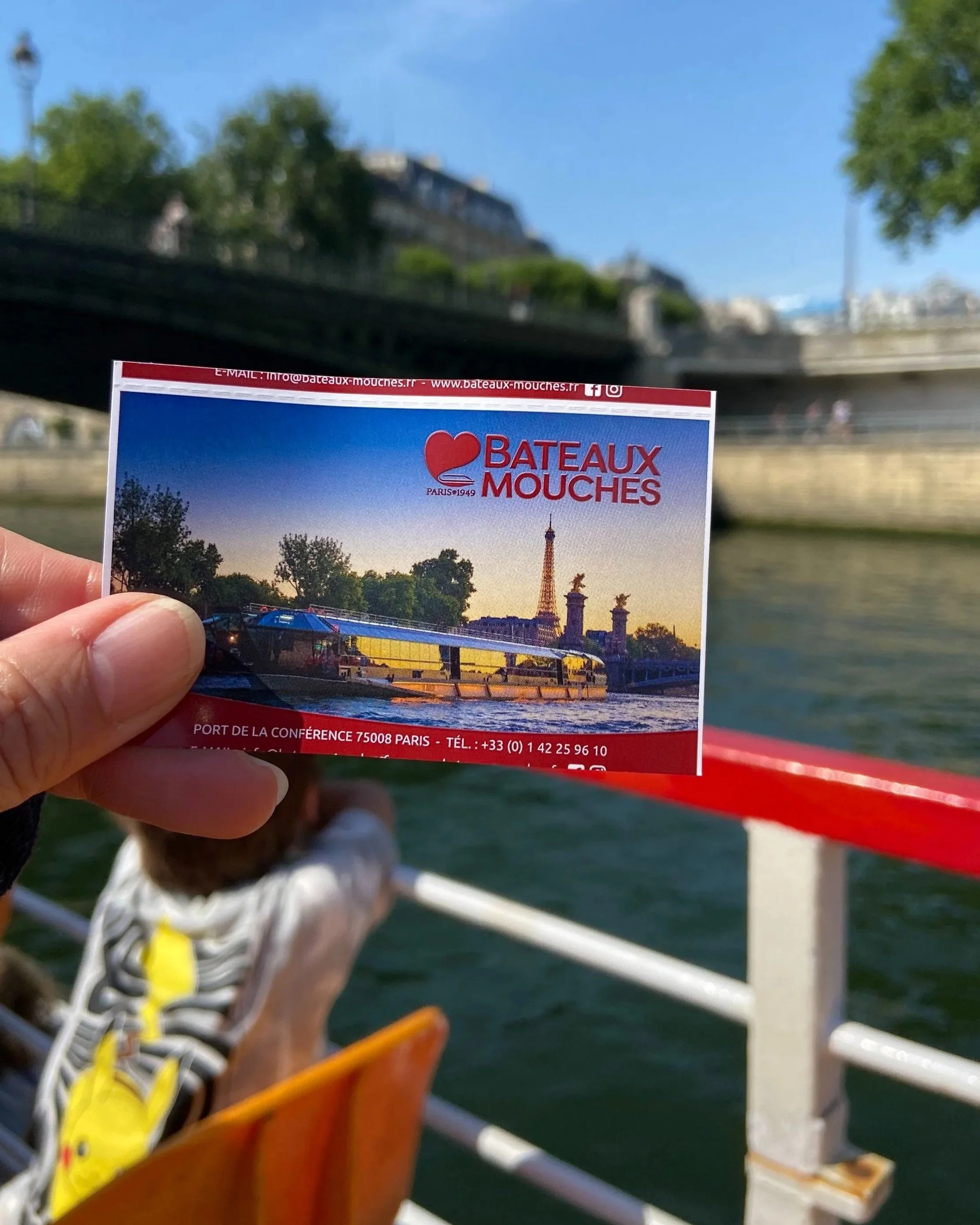 パリのセーヌ川クルーズ「バトー・ムッシュ（Bateaux Mouches）」の乗船チケット