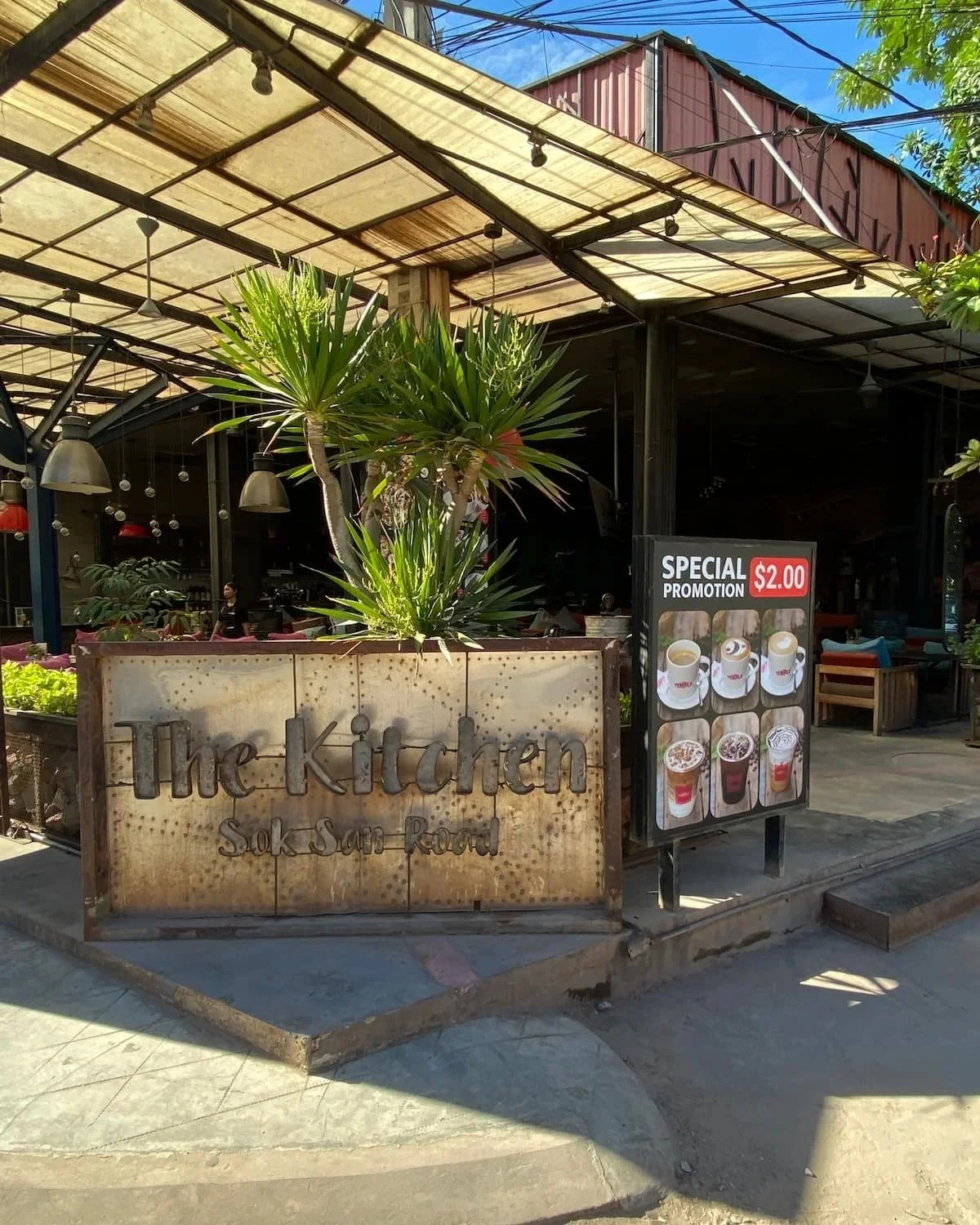 シェムリアップ  The Kitchen - Sok San Road の外観