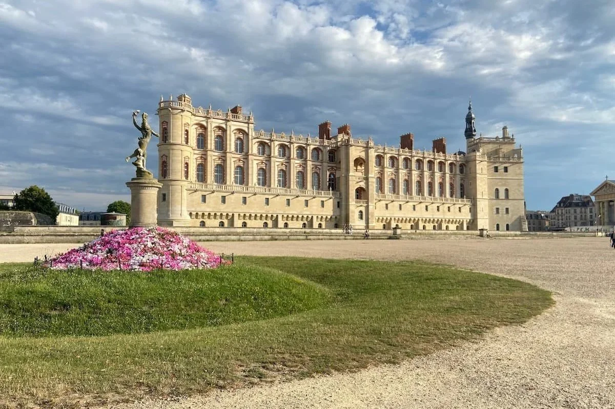 庭園から見たサン・ジェルマン・アン・レー城（フランス）