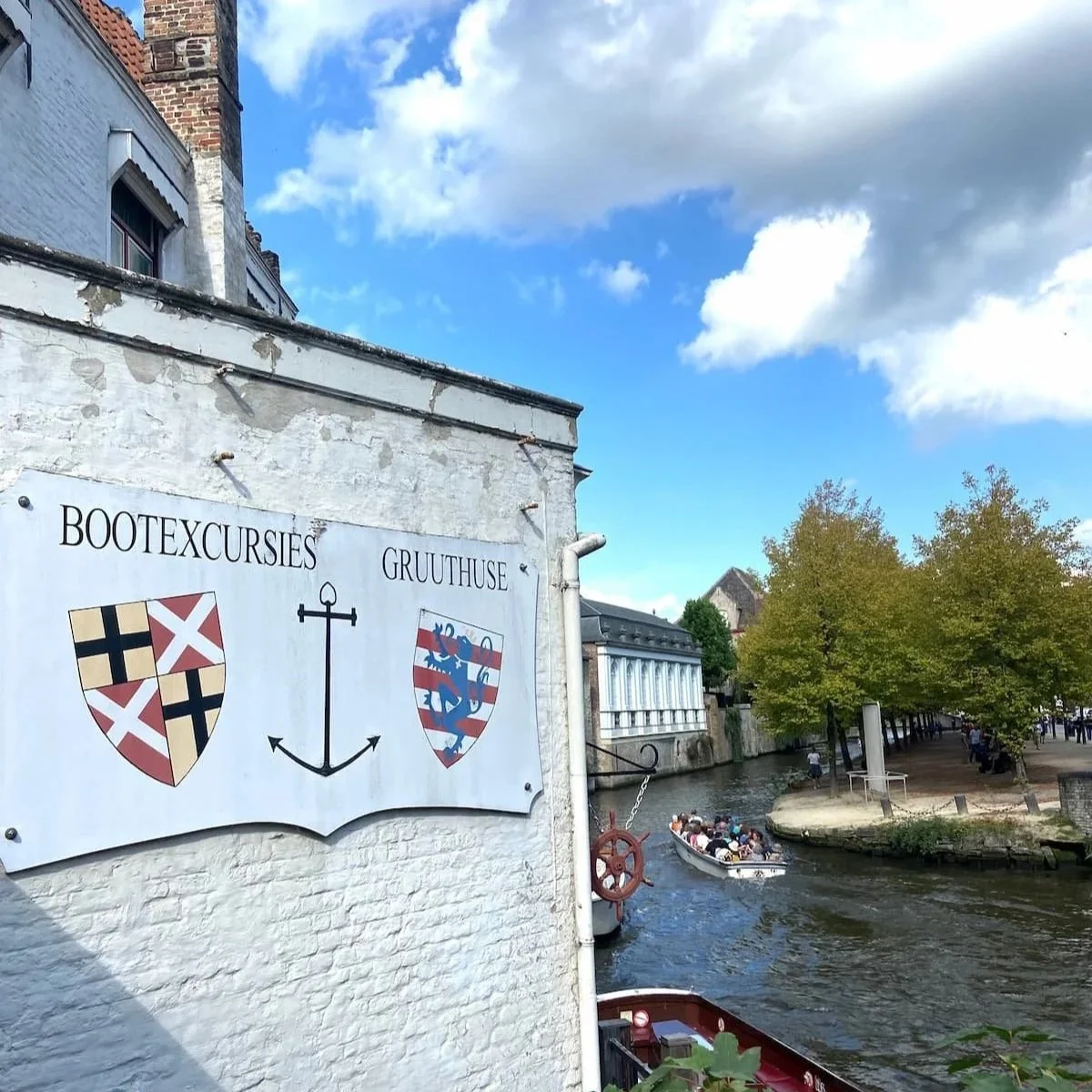 ブルージュ運河クルーズの乗船場所 Gruuthusemuseum付近の乗り場