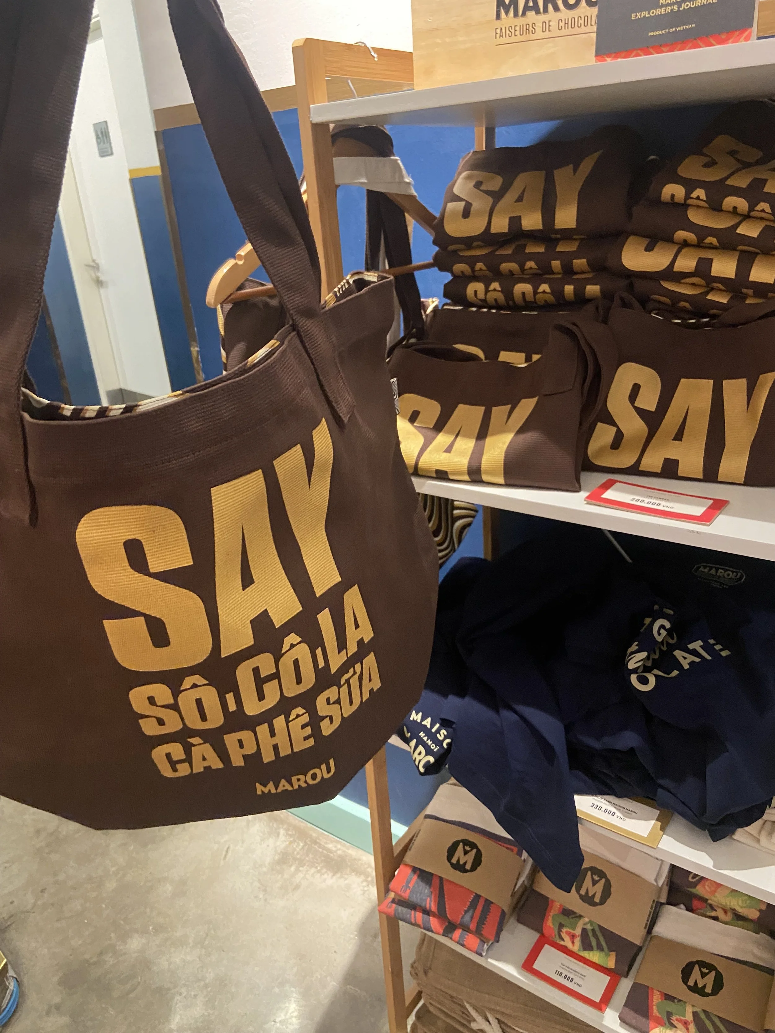 2023年時点で販売されていた、MAROU（マルゥ）のロゴ入りトートバッグ