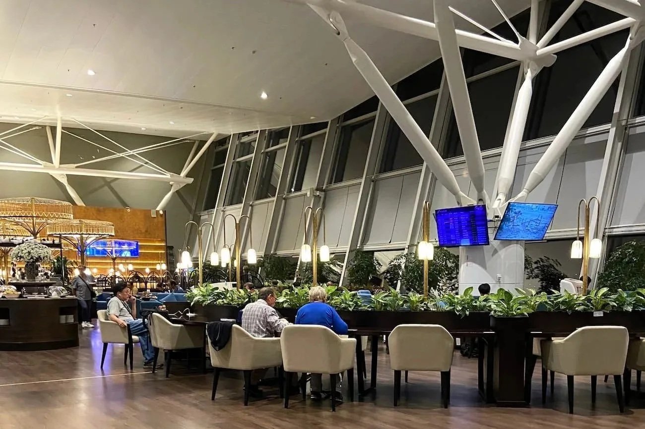 ノイバイ国際空港 国際線ターミナル出国後エリア4階にあるSH Premium Lounge Ha Noi（T2）の内観（2024年撮影）