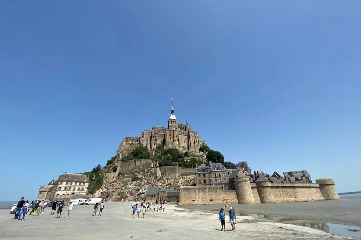 6月に訪れたモン・サン・ミッシェルの全景