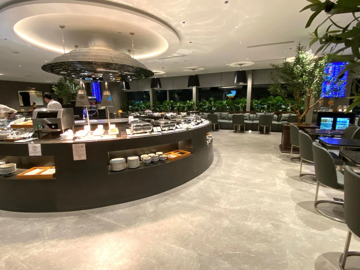 ハノイ・ノイバイ国際空港 第2ターミナル 国際線 西ウィング SH Premium Lounge Ha Noi 3のラウンジ内部