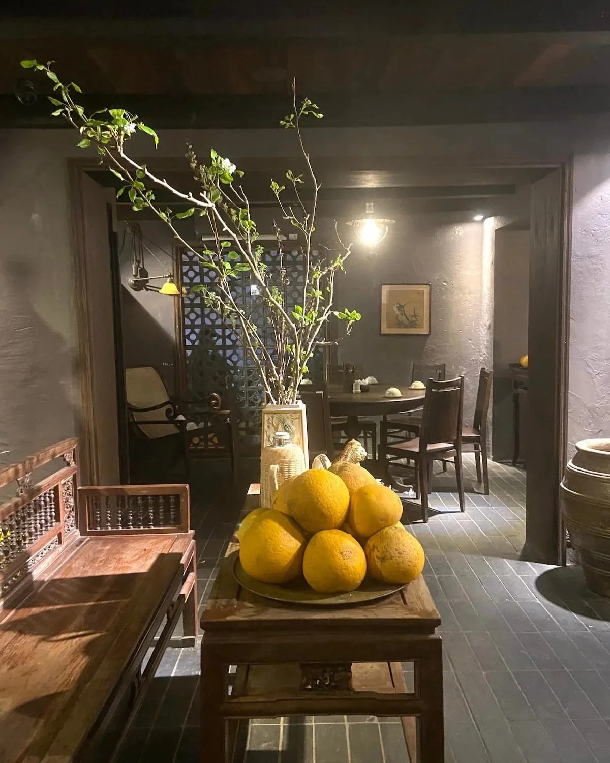 ハノイのミシュラン店Tam Vi本館の店内 古い邸宅のようなノスタルジックな空間