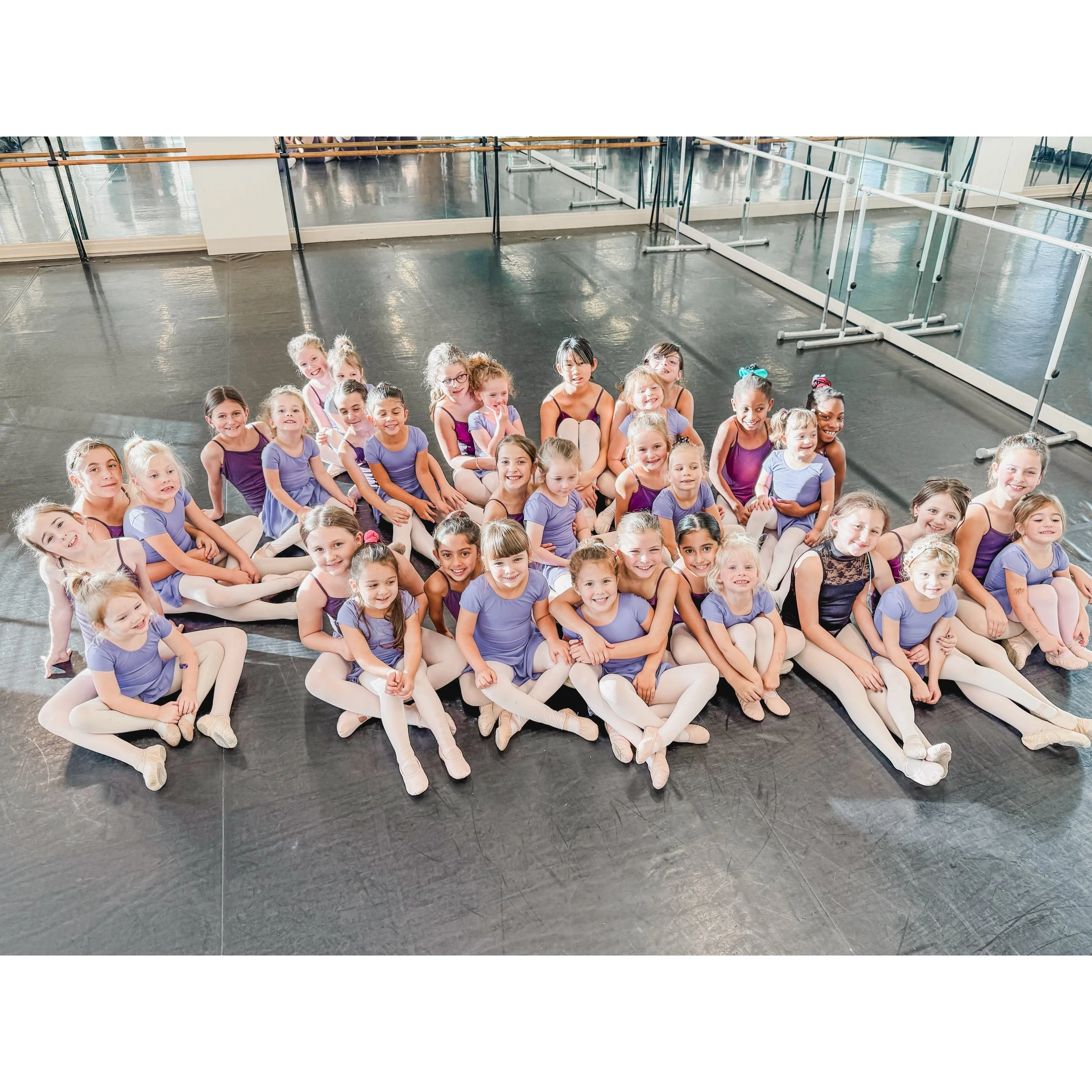 In just three short weeks we get to see these beautiful happy faces back in our studio! 🤗

📸 @balleyla_ 

#jhodance #jho39years #cnydance #localdancestudio romenydanc