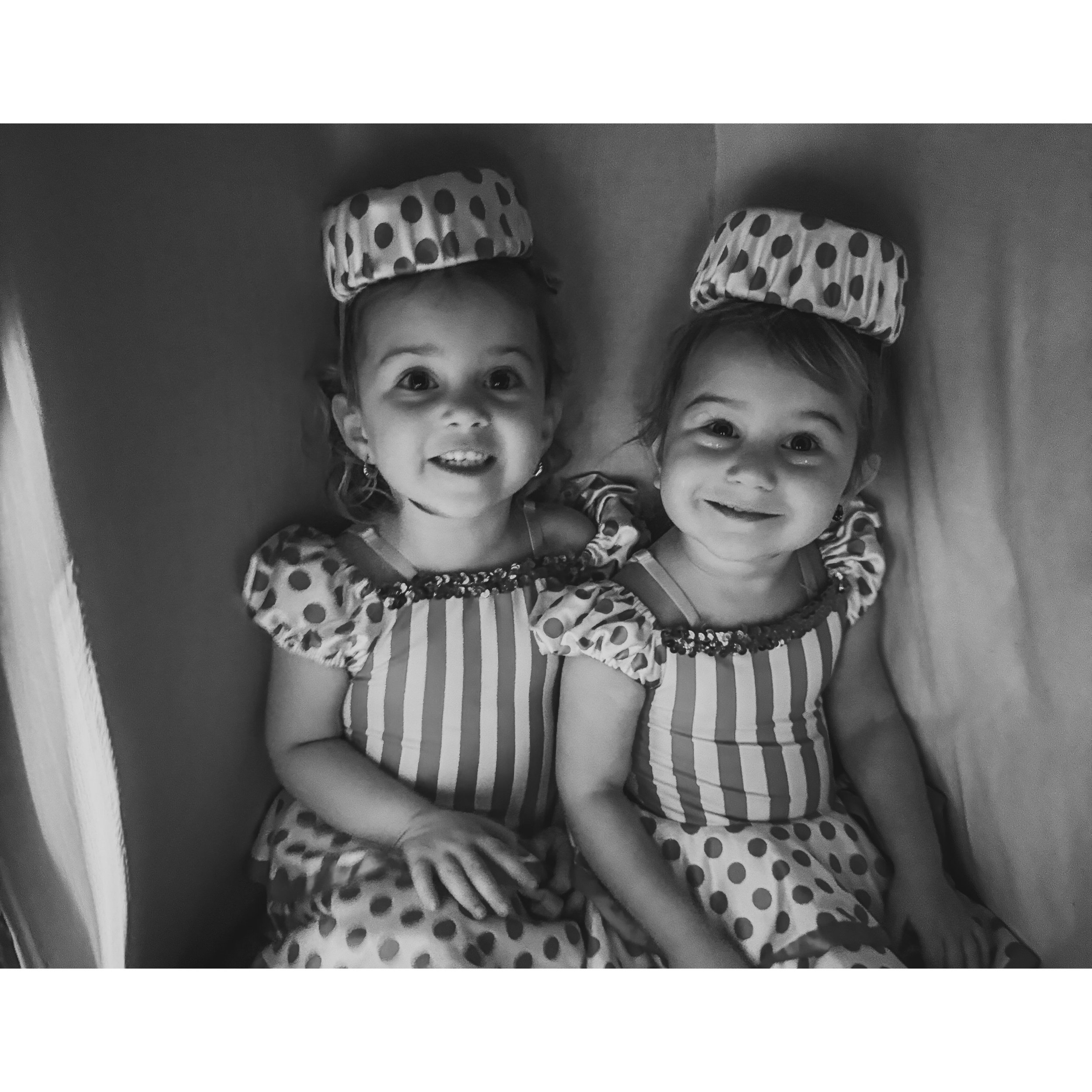 There&rsquo;s just nothing sweeter than our Baby Bon Bons making their Nutcracker magic on stage🤍

📸 @balleyla_ 

#jhodance #jho39years #cnydance #localdancestudio romenydanc
