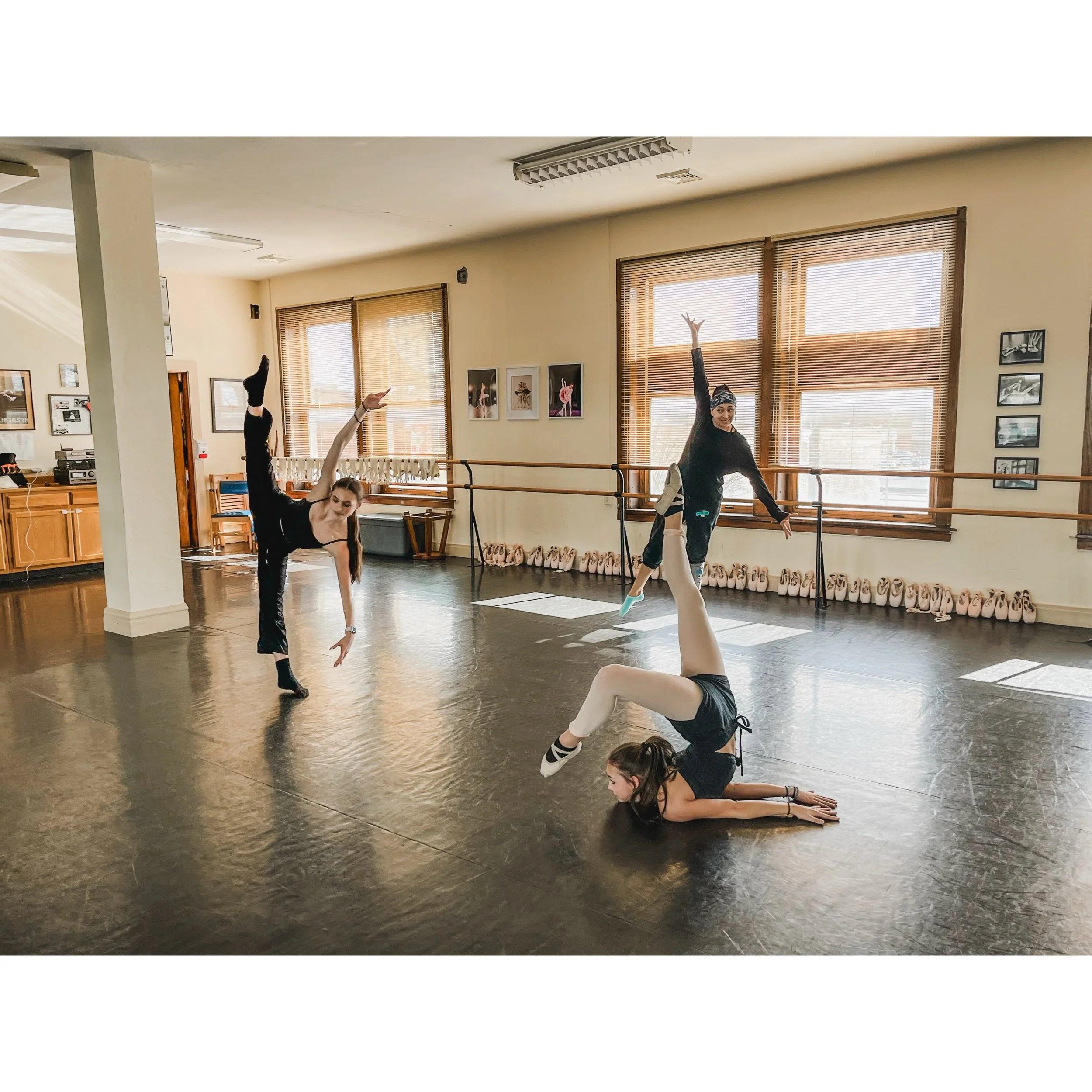 The feeling this photo brings&hellip; straight to the heart❤️

#jhodance #jho39years #cnydance #localdancestudio romenydanc