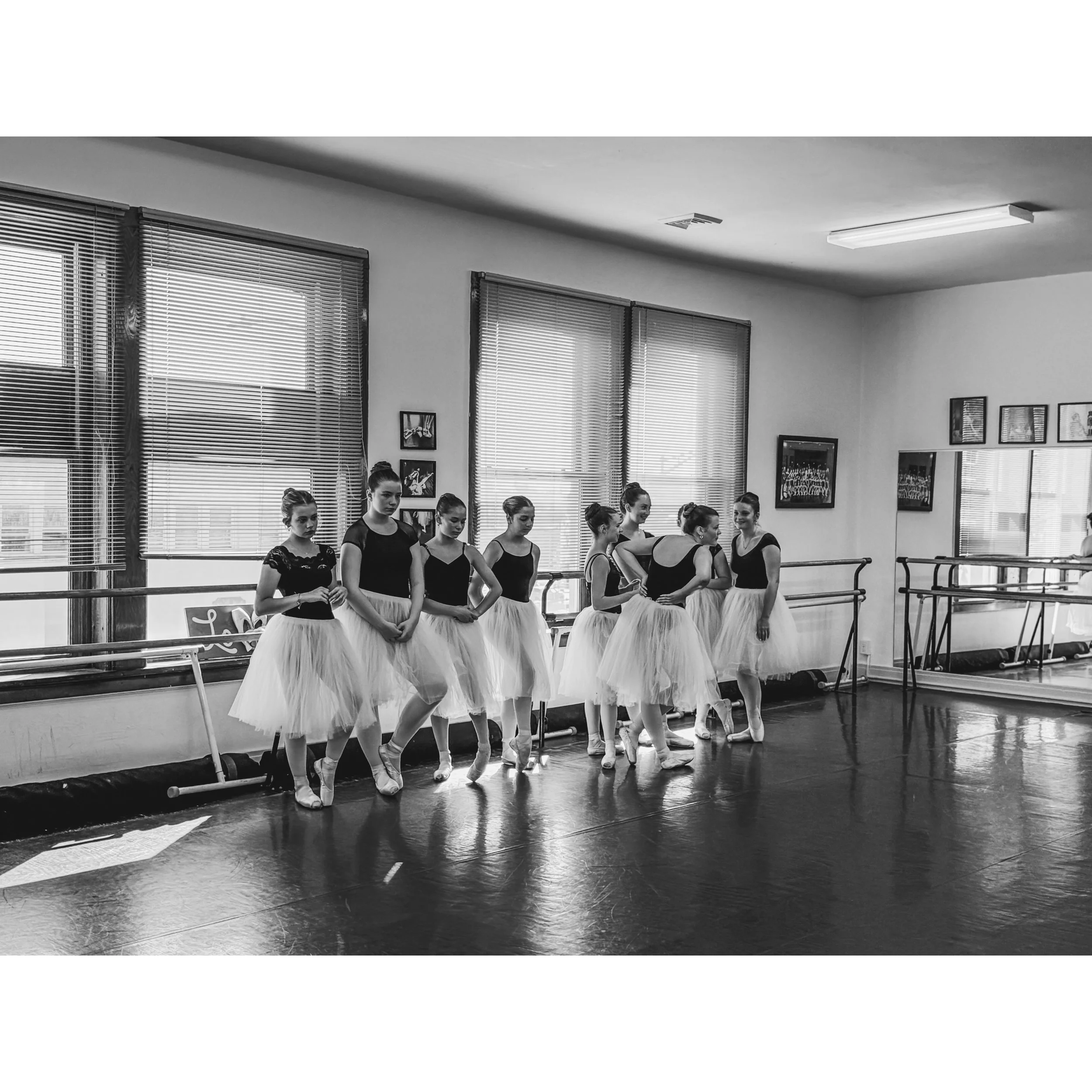 A little Degas painting come to life🩰🎨✨

📸 @balleyla_ 

#jhodance #jho39years #cnydance #localdancestudio romenydance