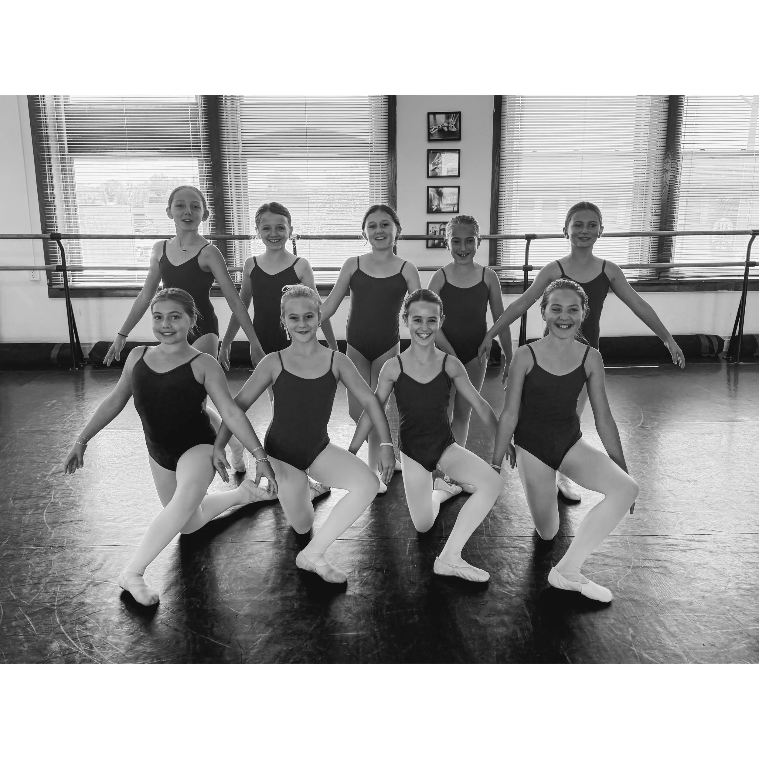 Dracula&rsquo;s Village Girls 🩰✨
 

📸 @fallon.gannon 

#jhodance #jho39years #cnydance #localdancestudio #romenydance