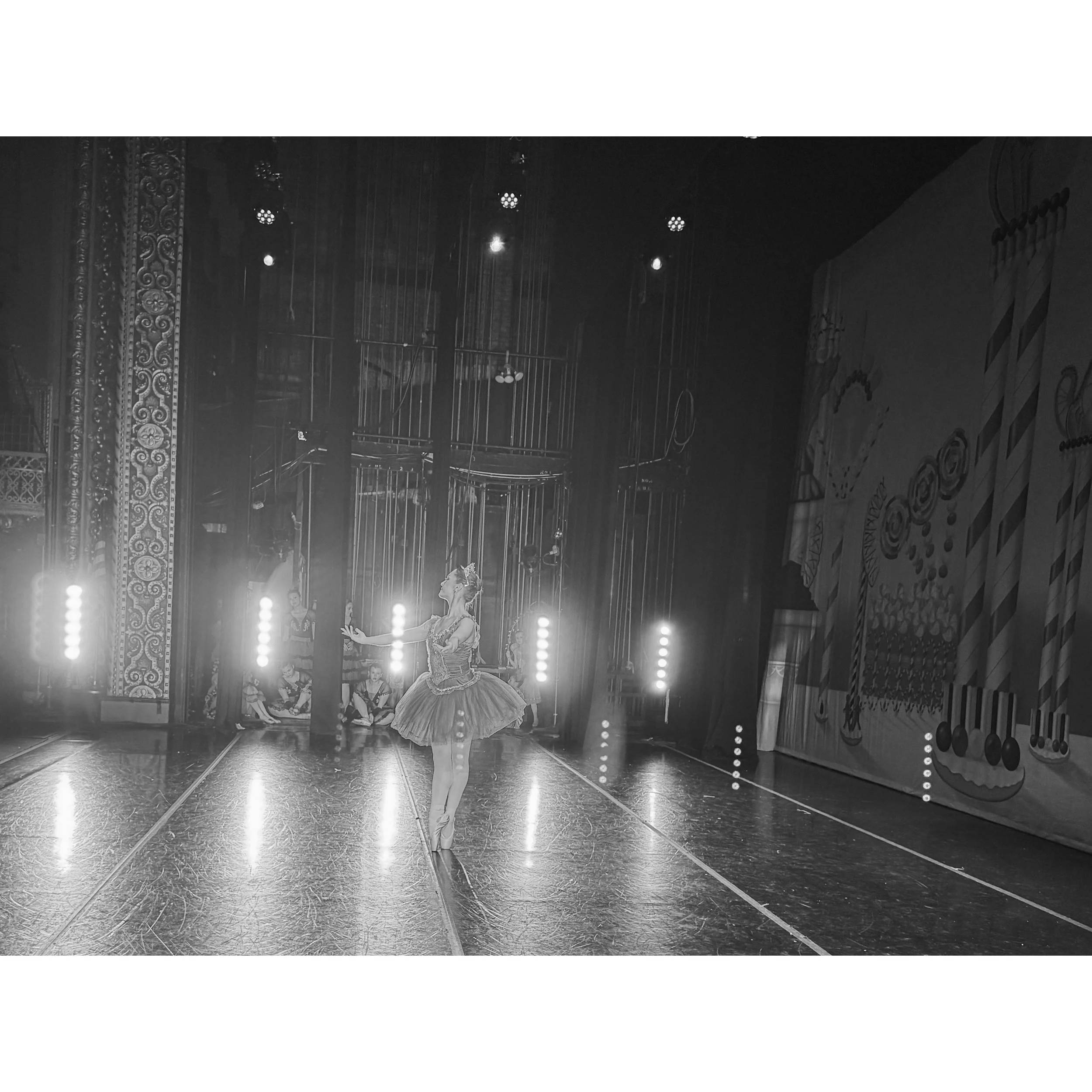 &ldquo;Great dancers are not great because of their technique, they are great because of their passion.&rdquo; &mdash; Martha Graham

📸 @balleyla_ 

#jhodance #jho39years #cnydance #localdancestudio #romenydance