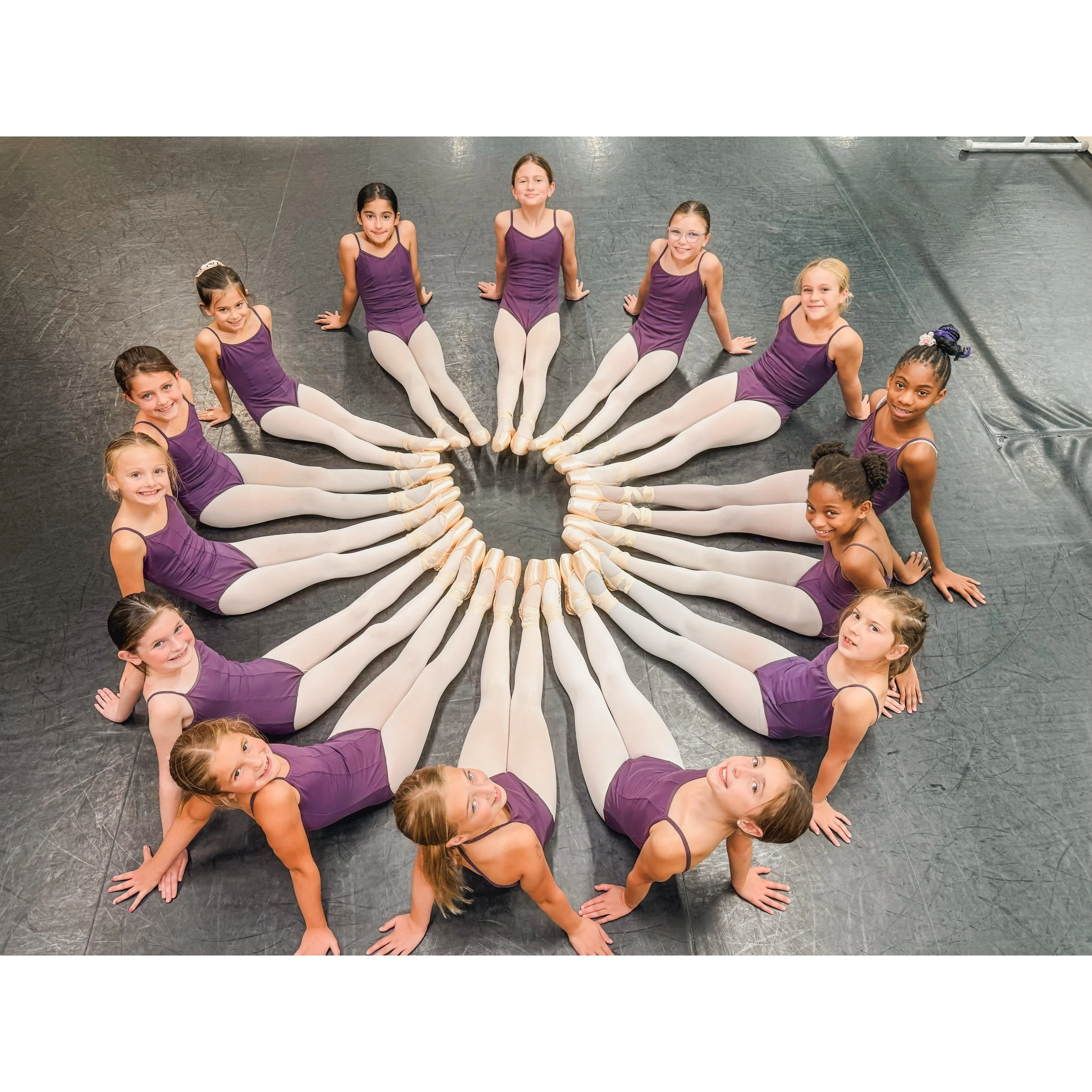 The Purple Level&lsquo;s first and second year pointe girls!💜🩰🌟

📸 @balleyla_ 

#jhodance #jho39years #cnydance #localdancestudio #romenydance