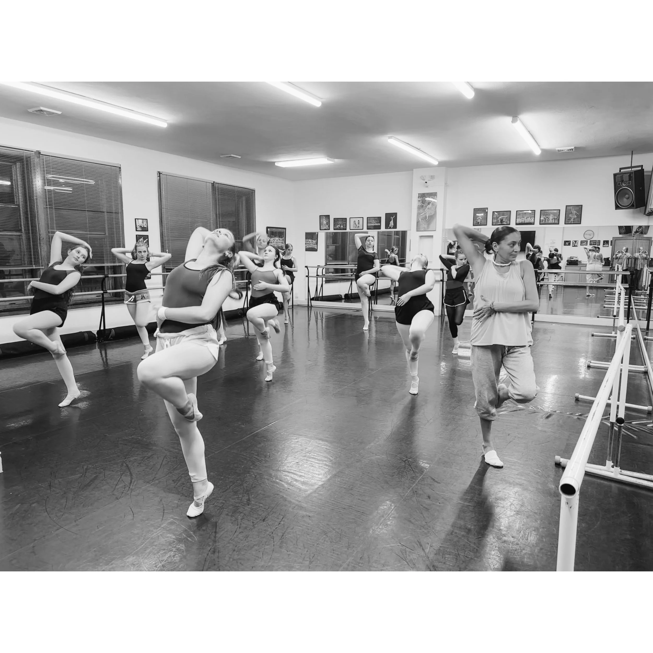 All that JAZZ 💃❤️

📸 @balleyla_ 

#jhodance #jho39years #cnydance #localdancestudio #romenydance