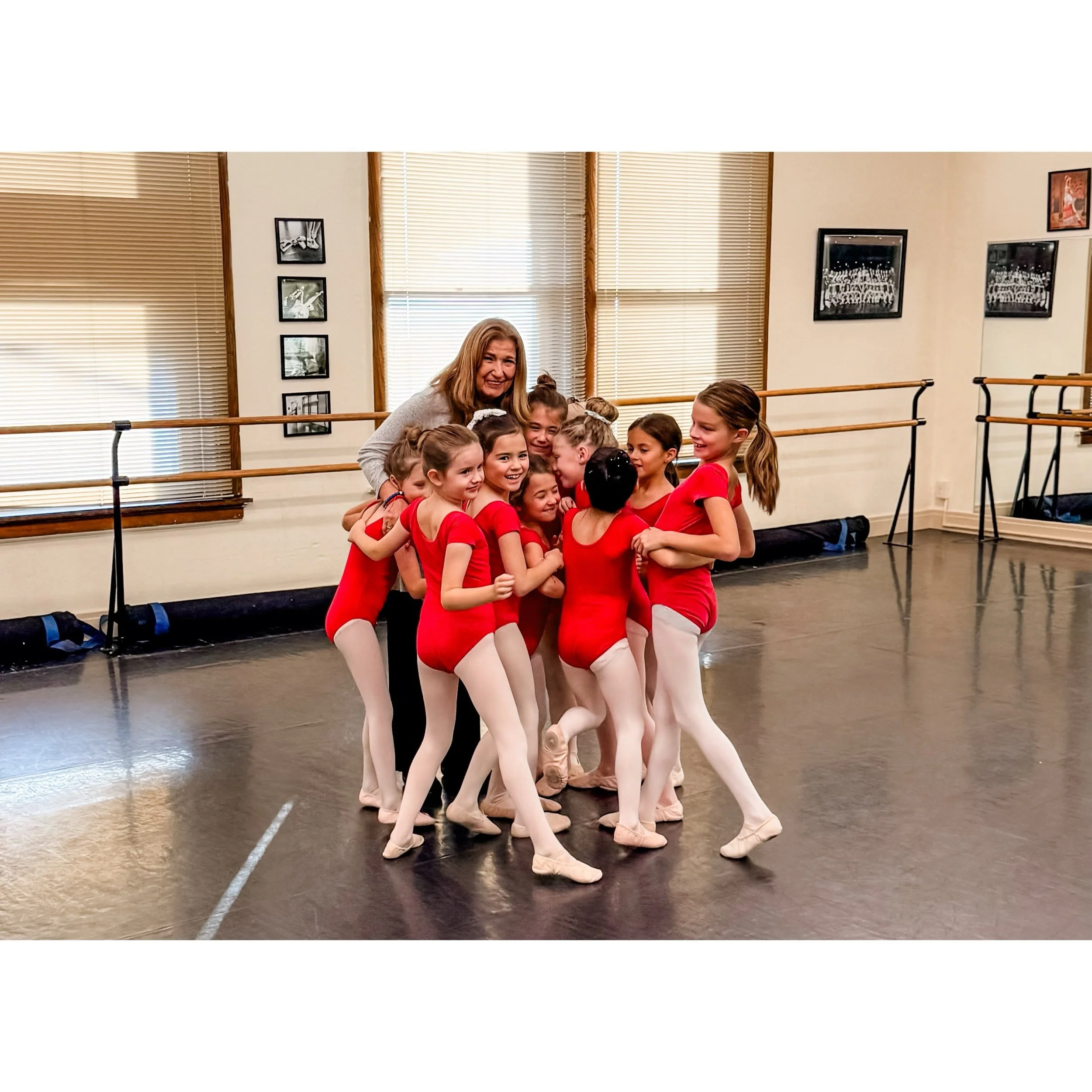A little post rehearsal love for Miss Canan from our Red Level ballerinas! 🩰❤️

📸 @balleyla_ 

#jhodance #jho39years #cnydance #localdancestudio #romenydance