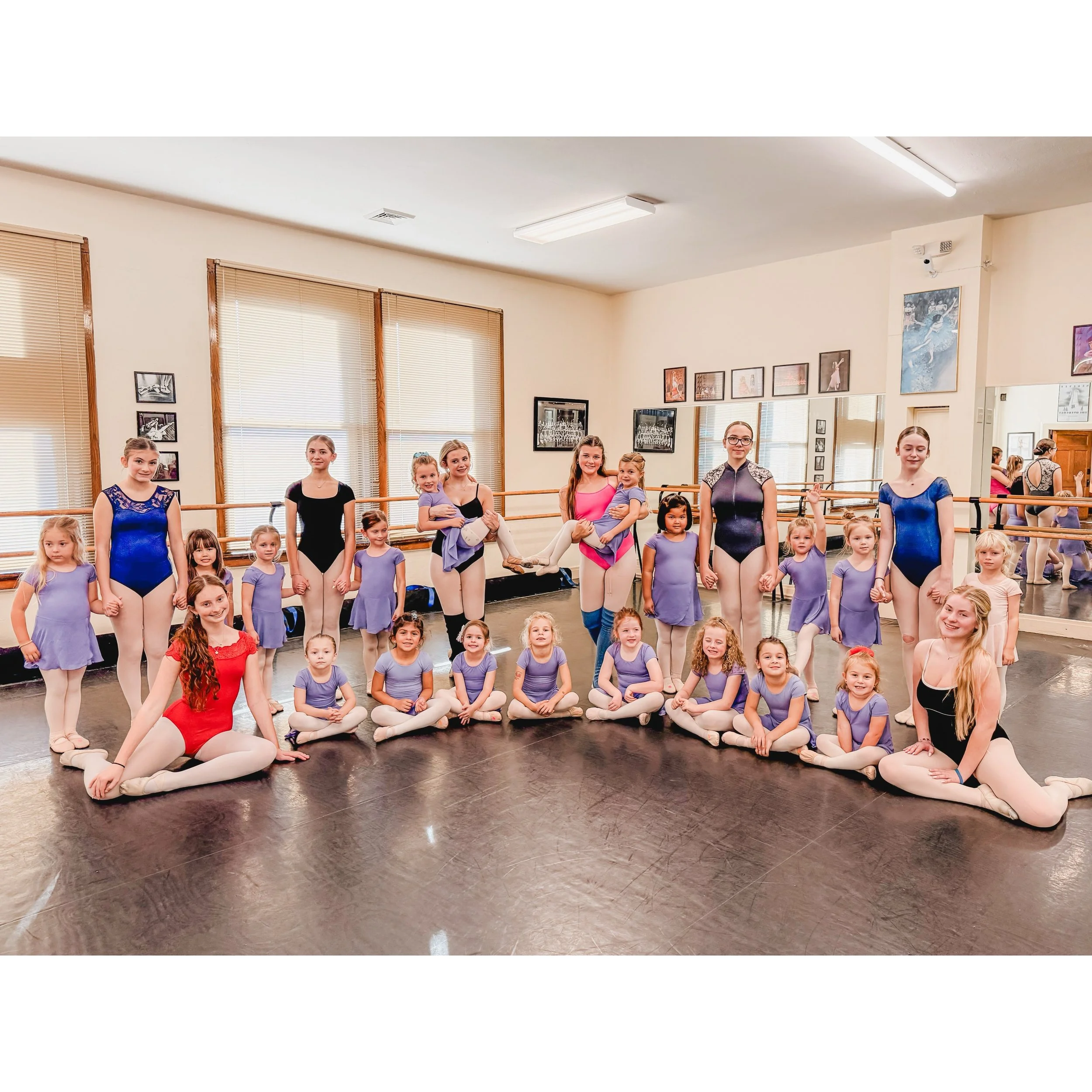 This years Clara&rsquo;s, Candy Queens, Button Mints, &amp; Ribbon Candies!❤️🤍🎄🤍❤️

📸 @balleyla_ 

#jhodance #jho39years #cnydance #localdancestudio #romenydance