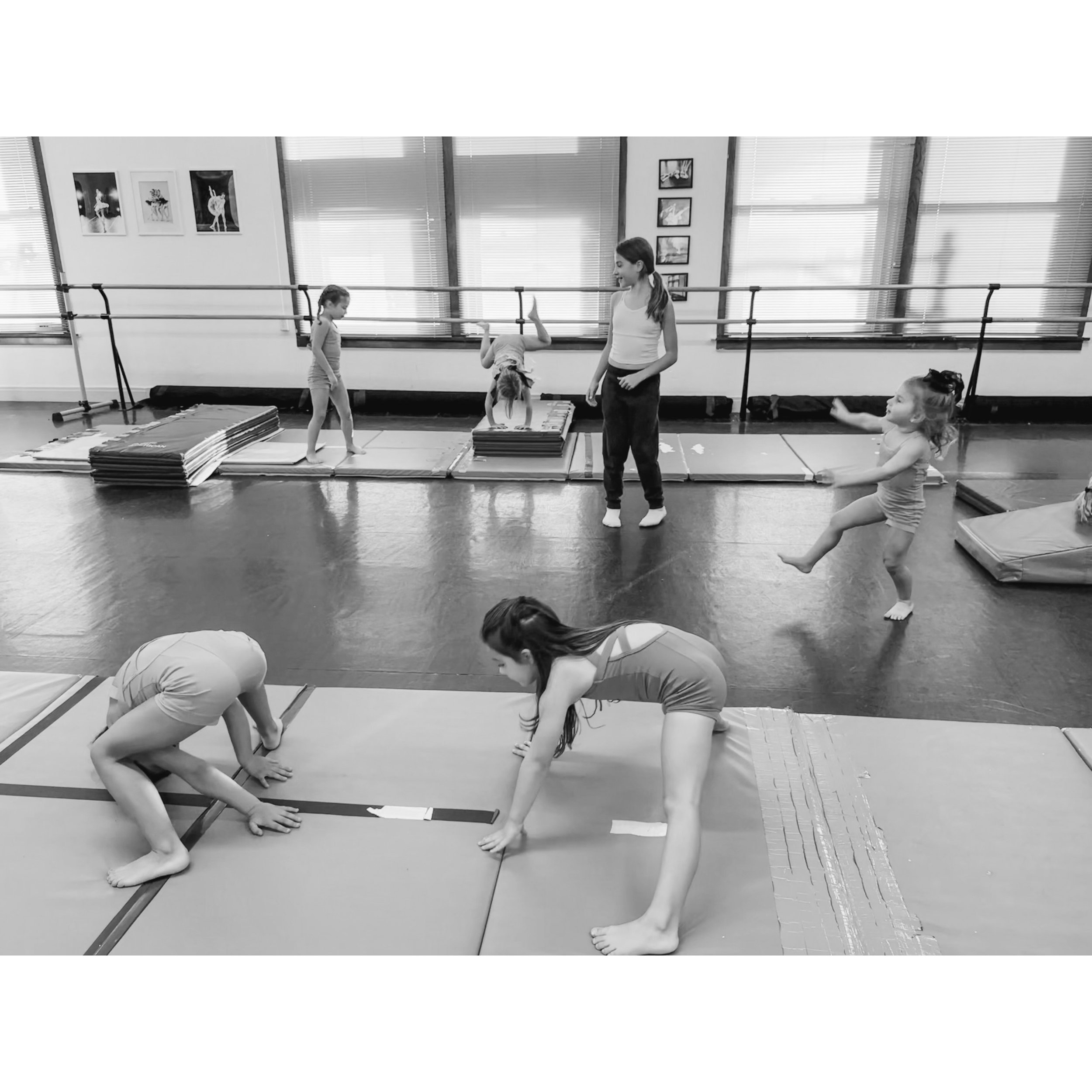 A little jazz, a little tumbling, and a whole lot of organized chaos! 🤸&zwj;♀️✨ Our Beginner Jazz &amp; Acro dancers brought the energy, giggles, &amp; FUN! 💃💜

📸 @balleyla_ 

#jhodance #jho39years #cnydance #localdancestudio #romenydance