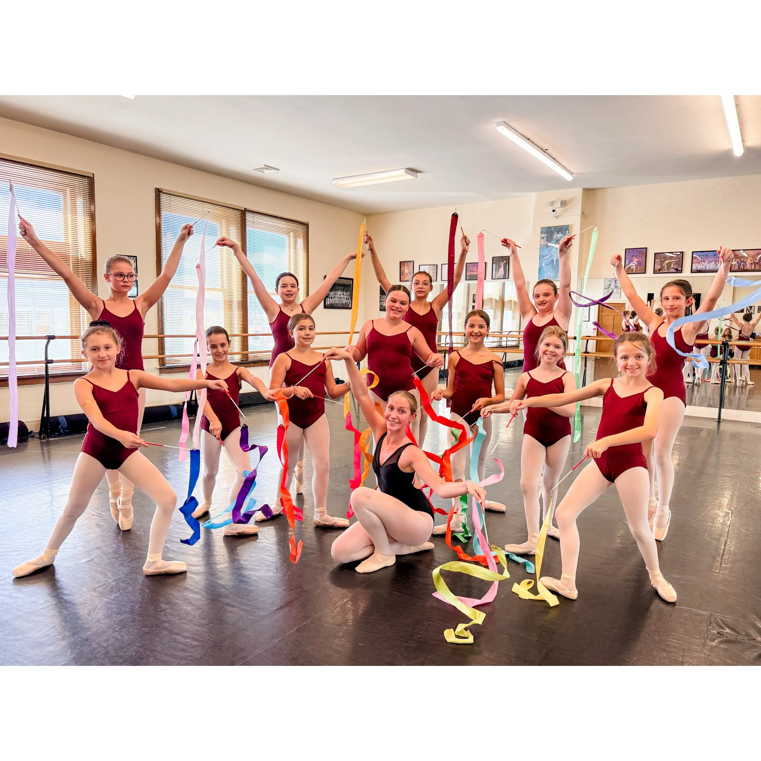 This year&rsquo;s Chinese Tea dancers!❤️🫖💛

📸 @balleyla_ 

#jhodance #jho39years #cnydance #localdancestudio #romenydance