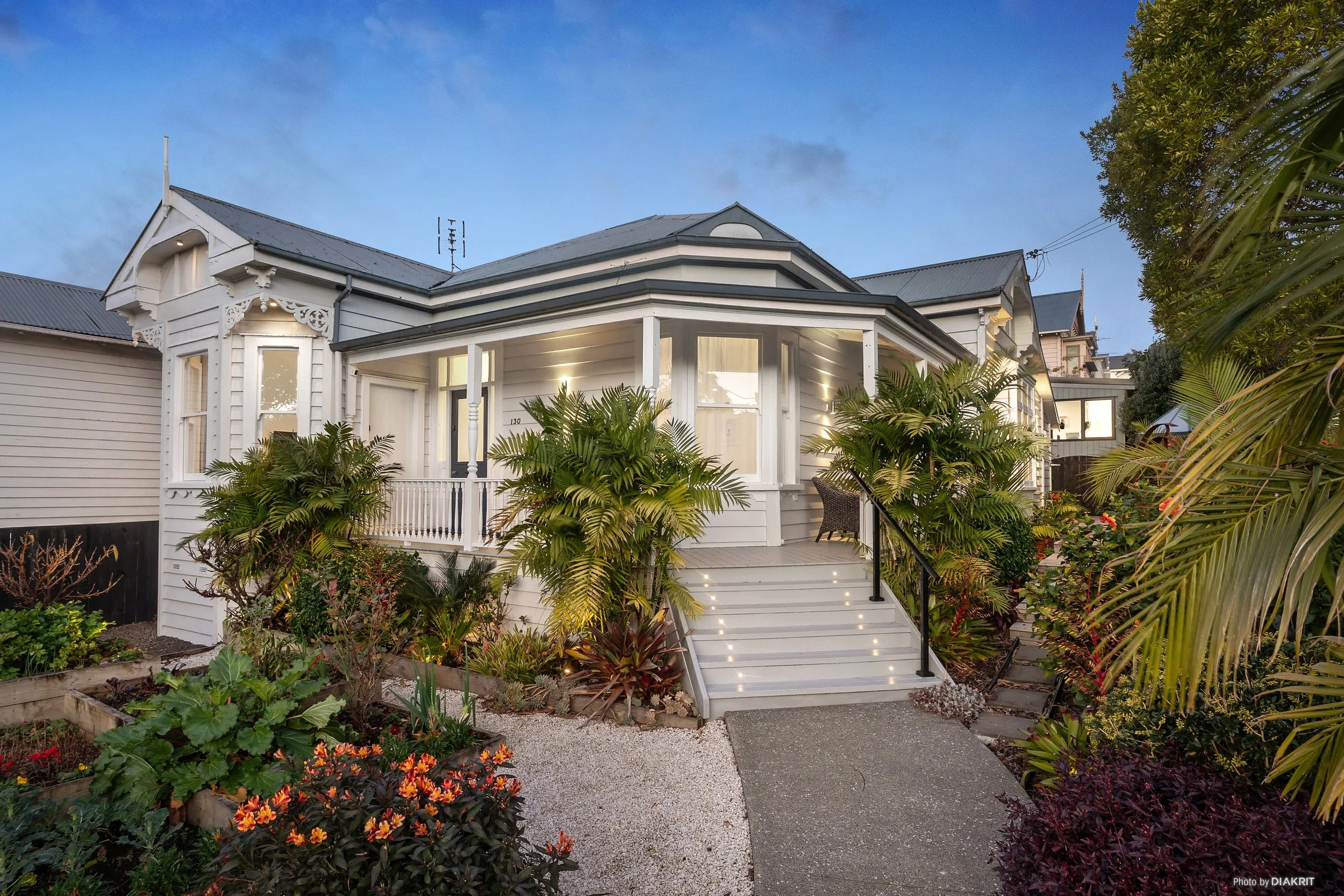 ICONIC RETURN VERANDAH GREY LYNN VILLA FOR SALE